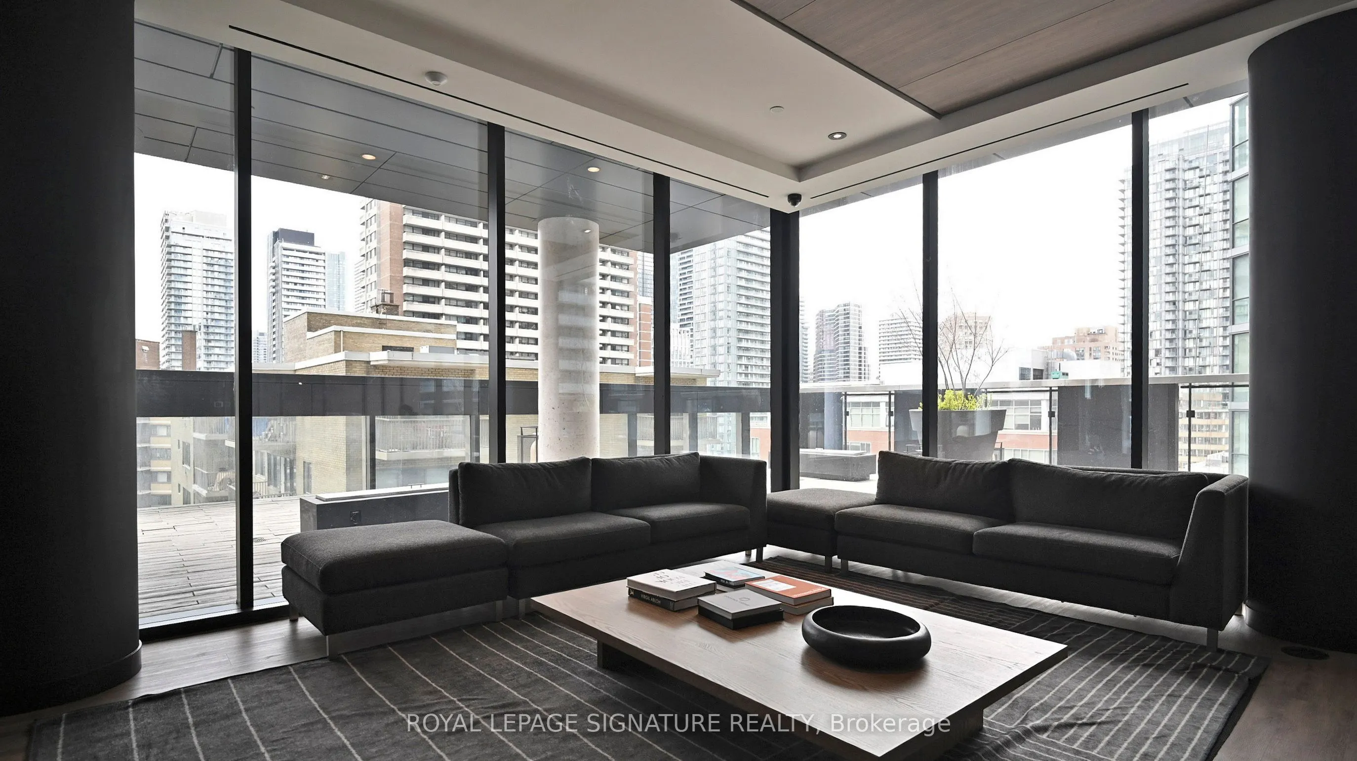 61 Charles Street E, #402