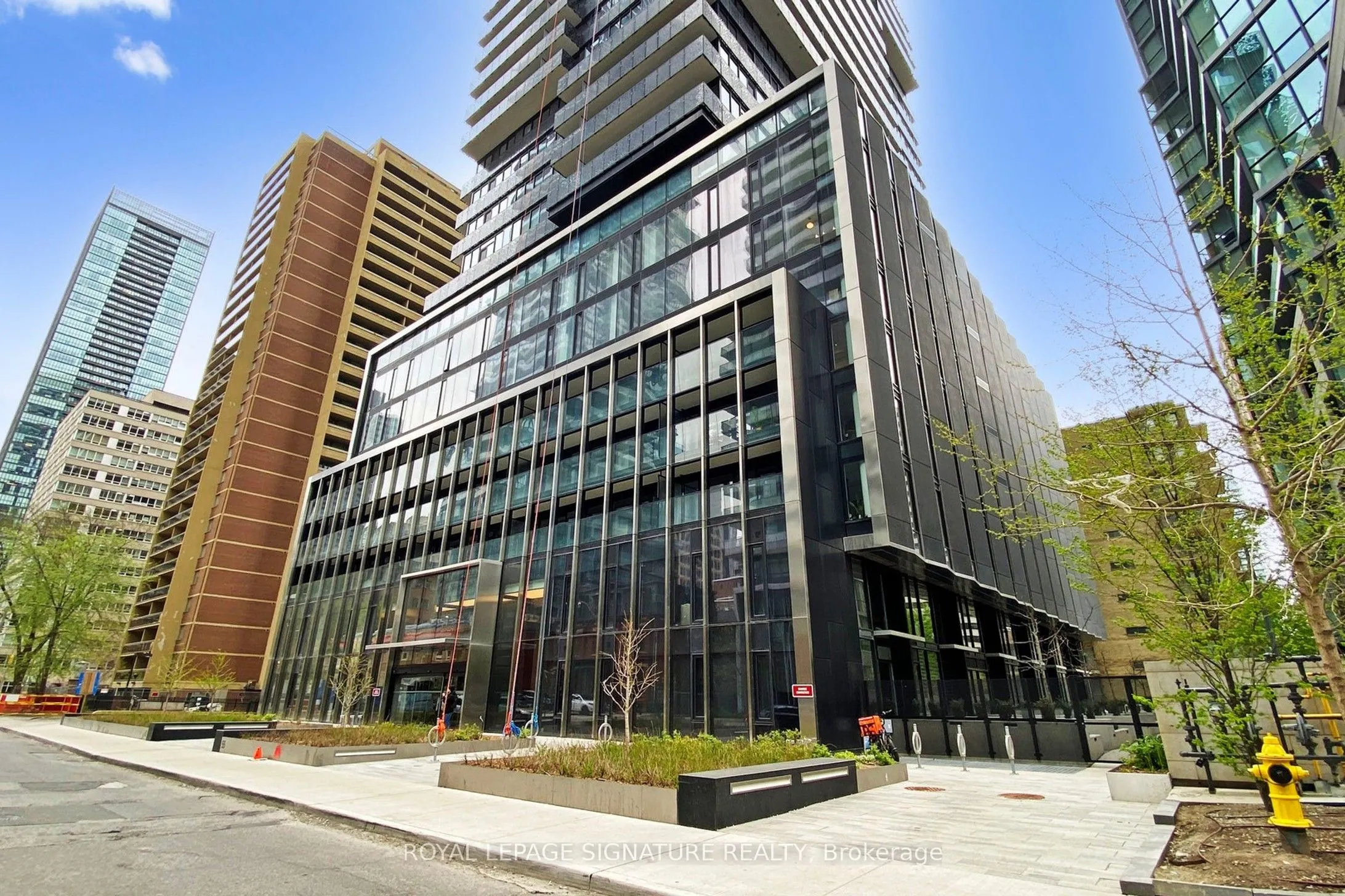 61 Charles Street E, #402
