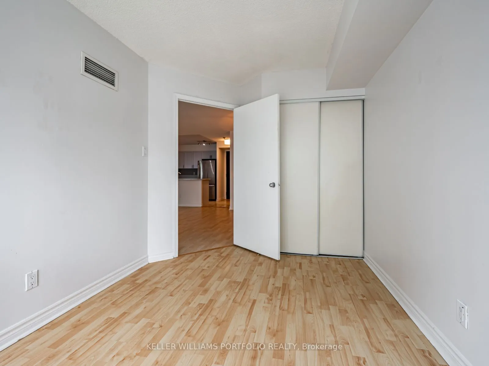 600 Queens Quay W, #307
