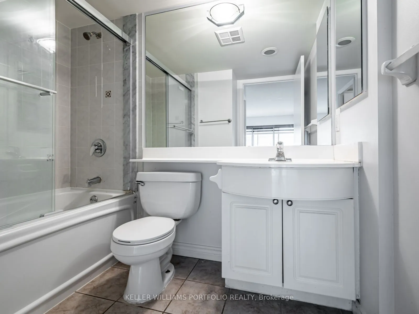 600 Queens Quay W, #307