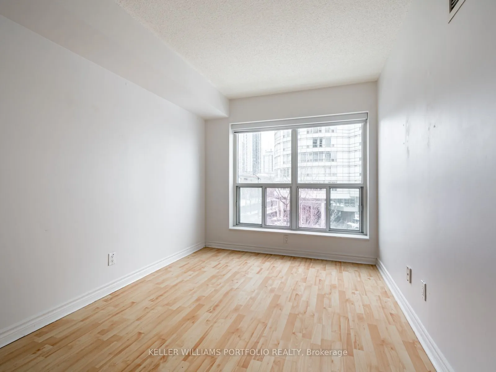 600 Queens Quay W, #307