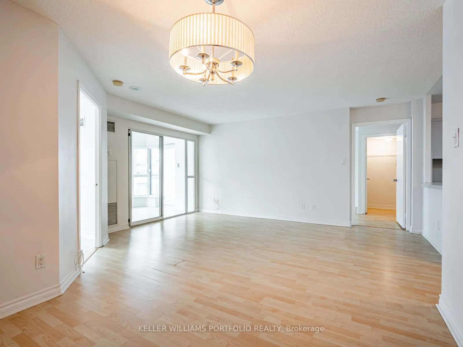 600 Queens Quay W, #307