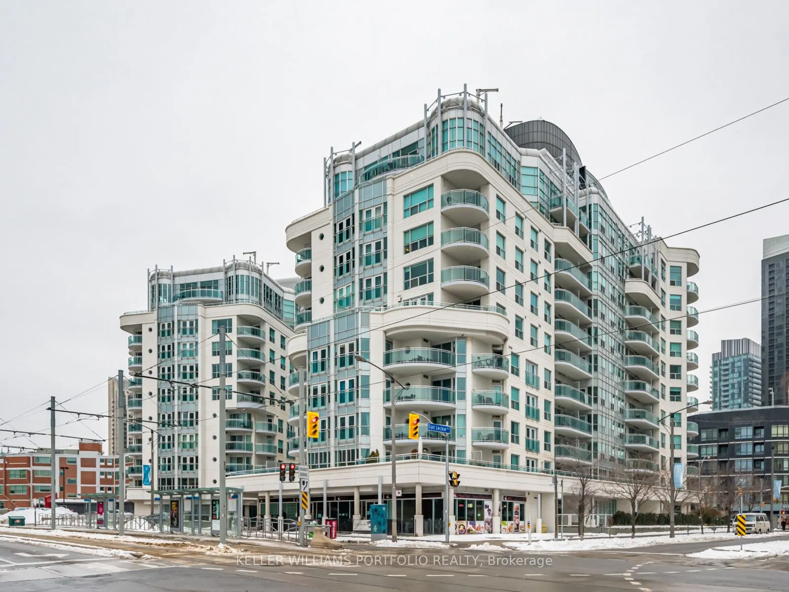 600 Queens Quay W, #307