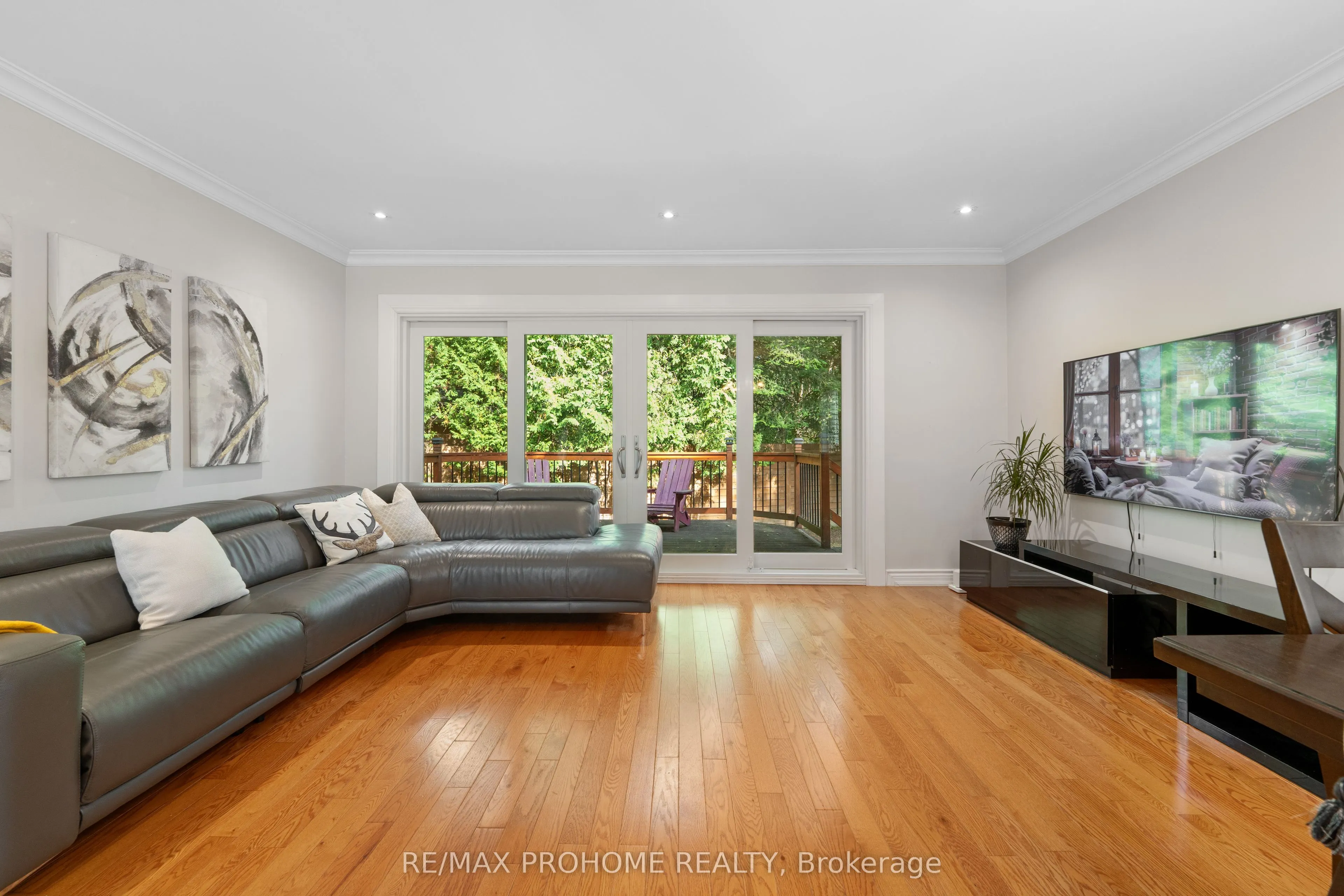 39 Addison Crescent