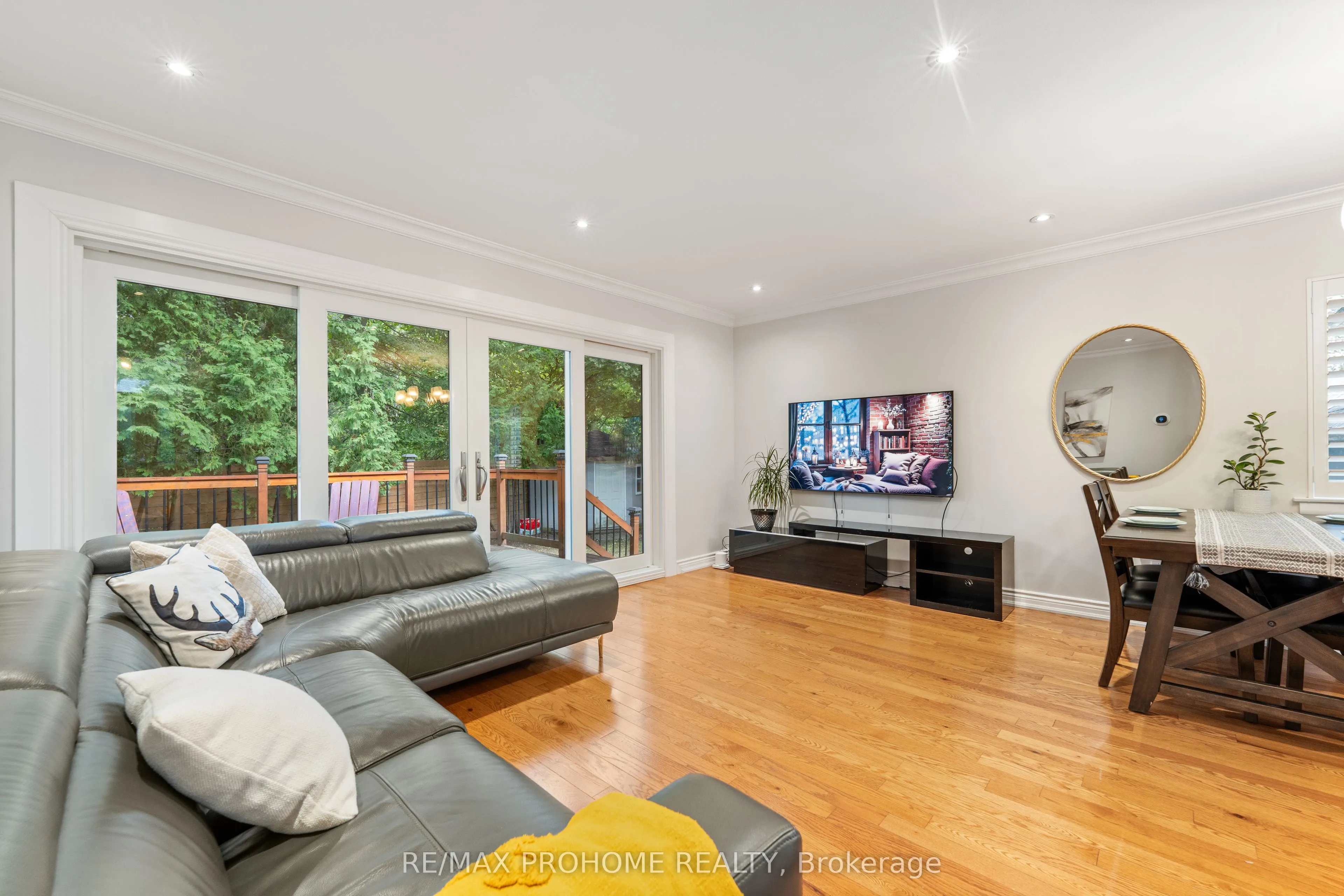 39 Addison Crescent