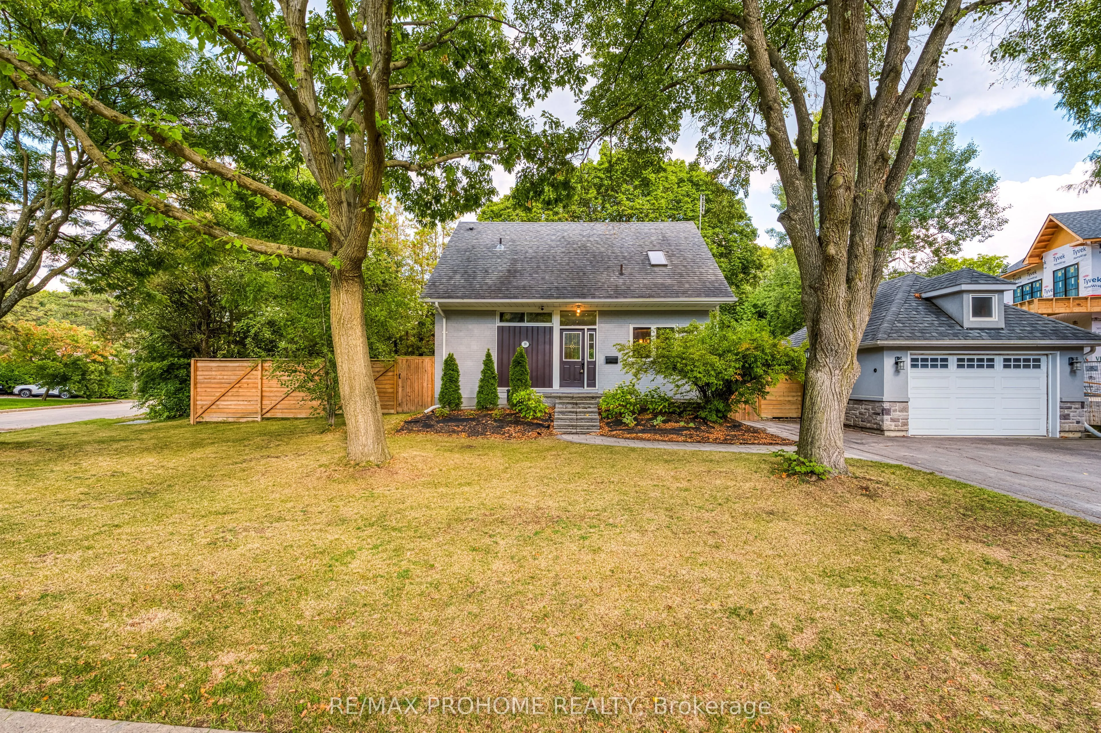 39 Addison Crescent