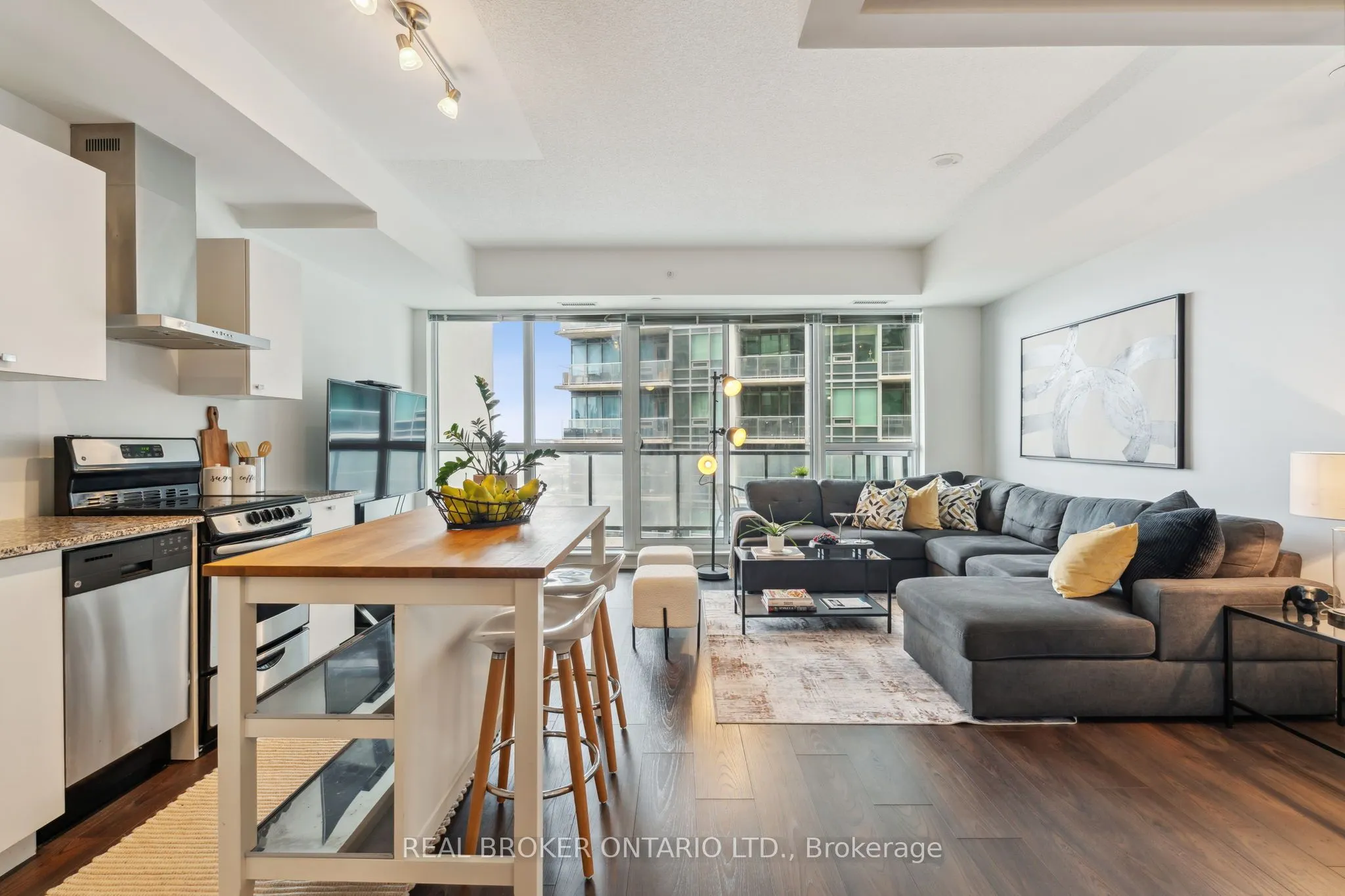 51 East Liberty Street, #1115