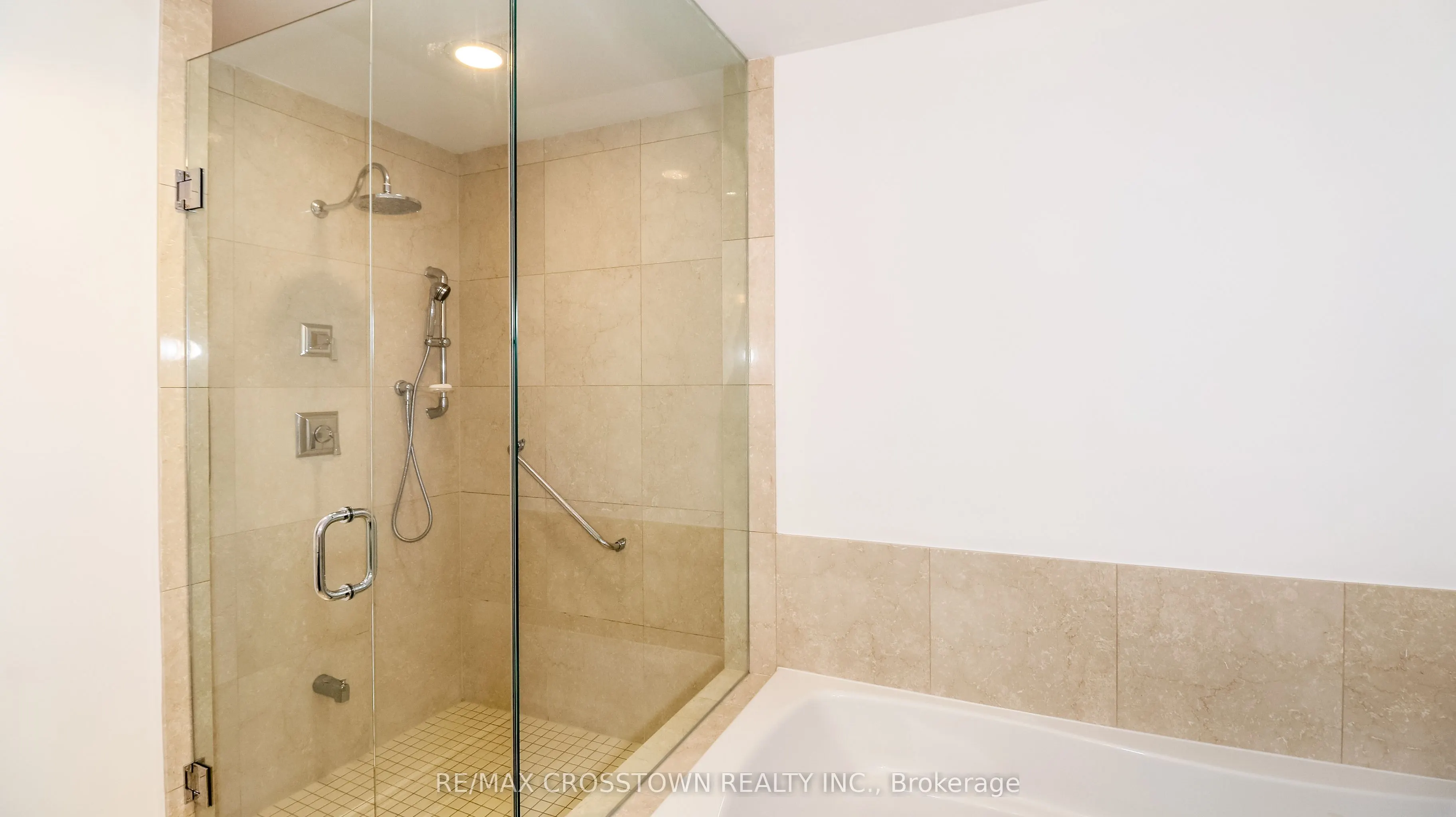 1717 Avenue Road, #321