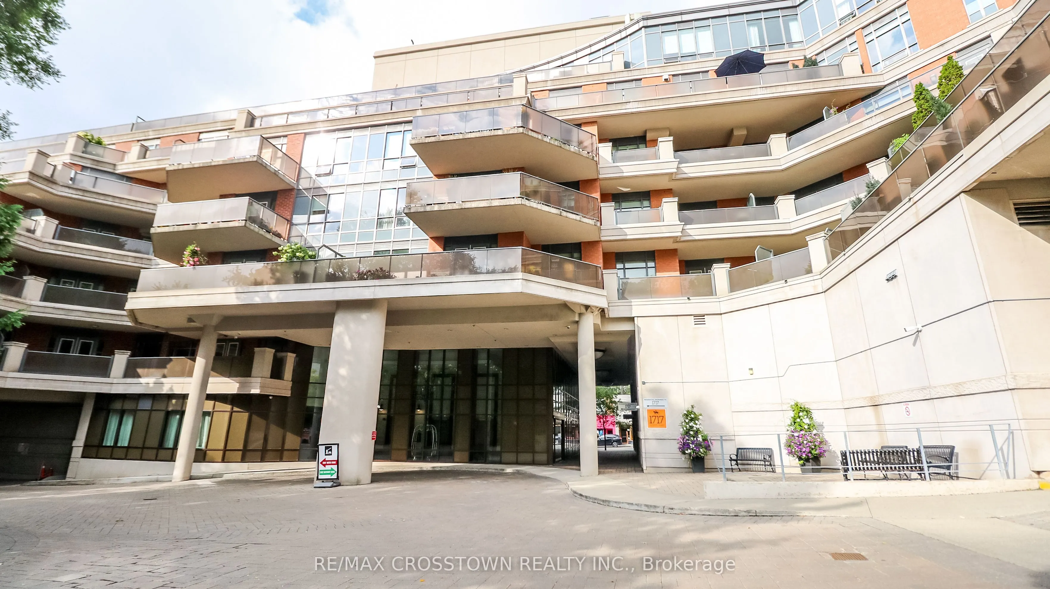 1717 Avenue Road, #321