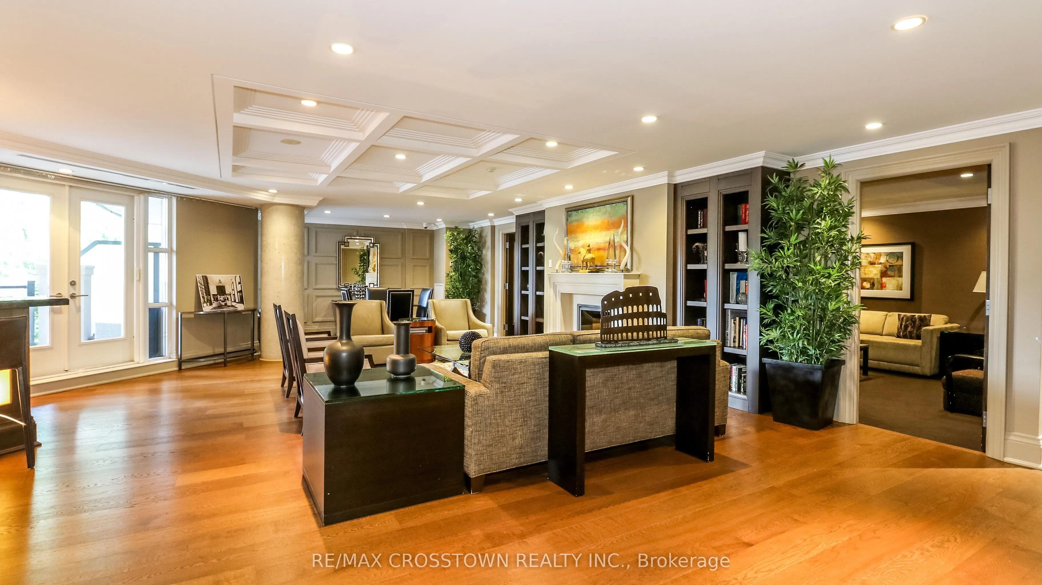1717 Avenue Road, #321