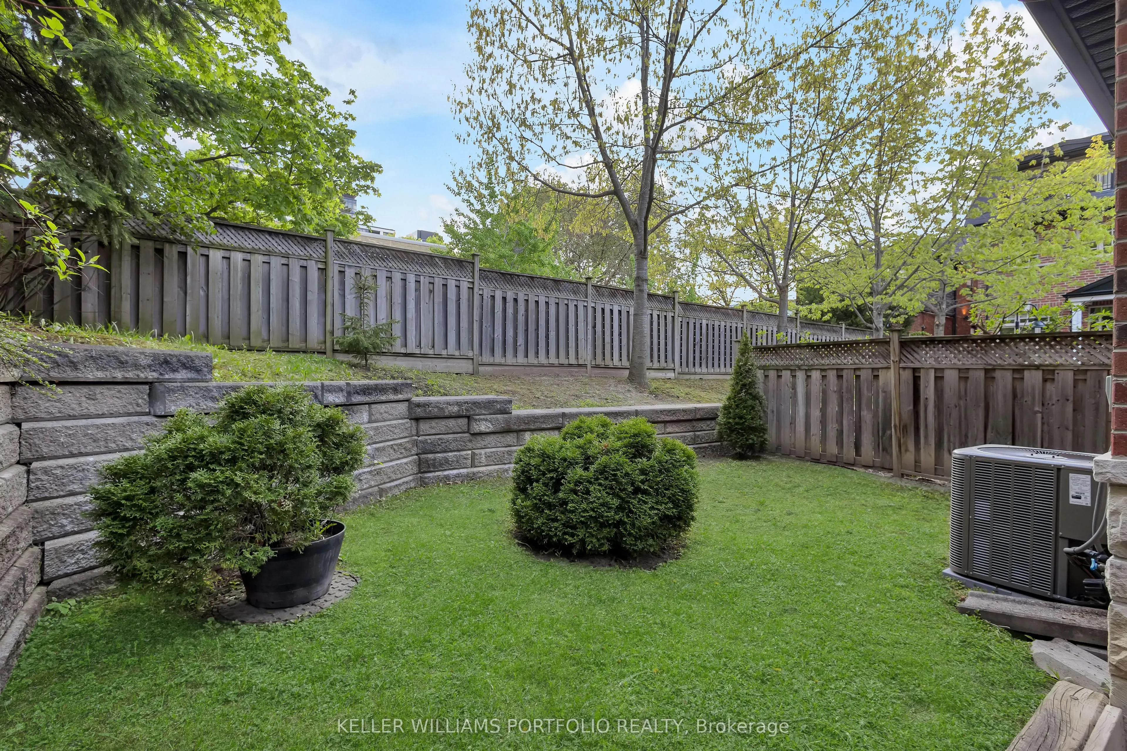 365A Roehampton Avenue, #13