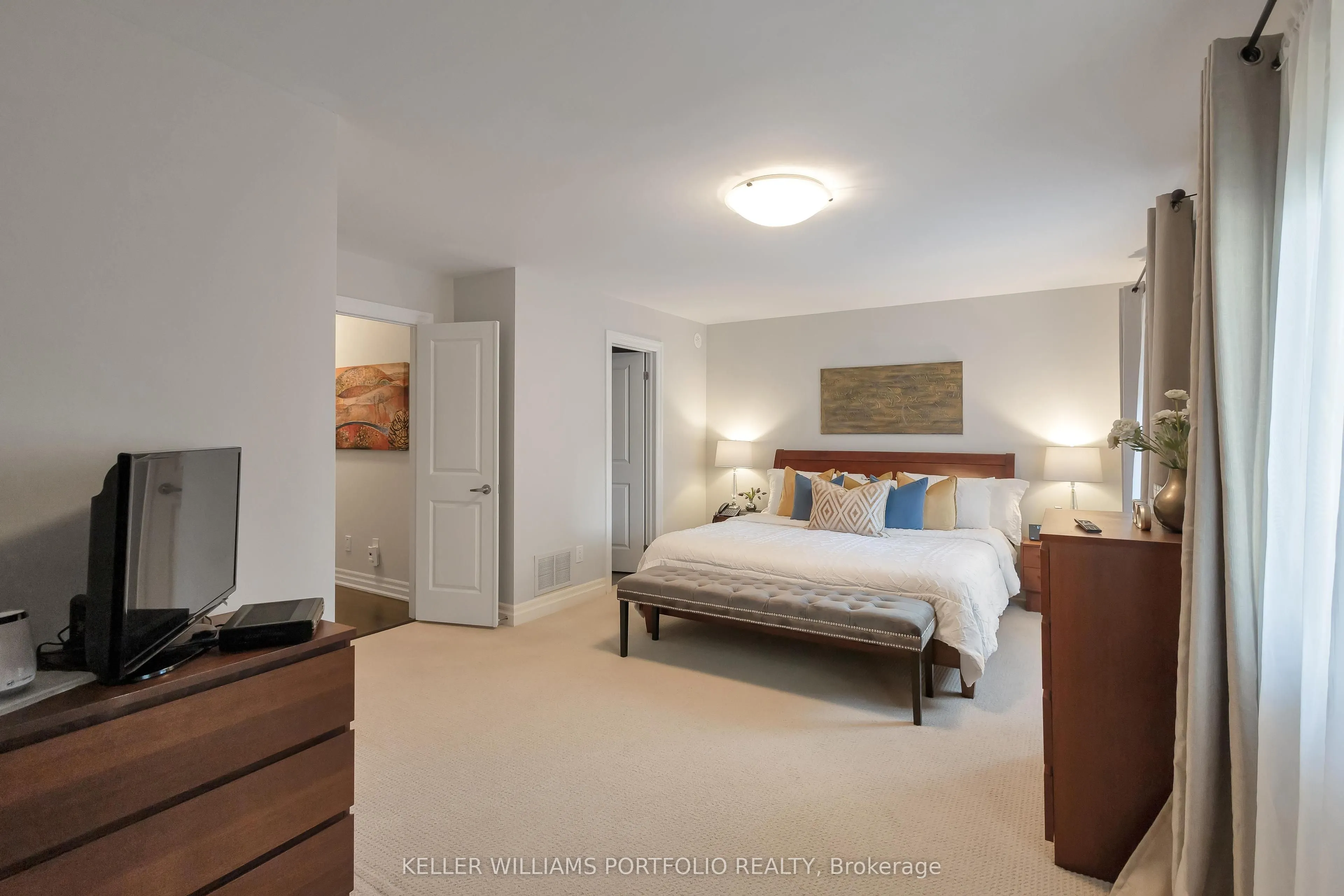 365A Roehampton Avenue, #13