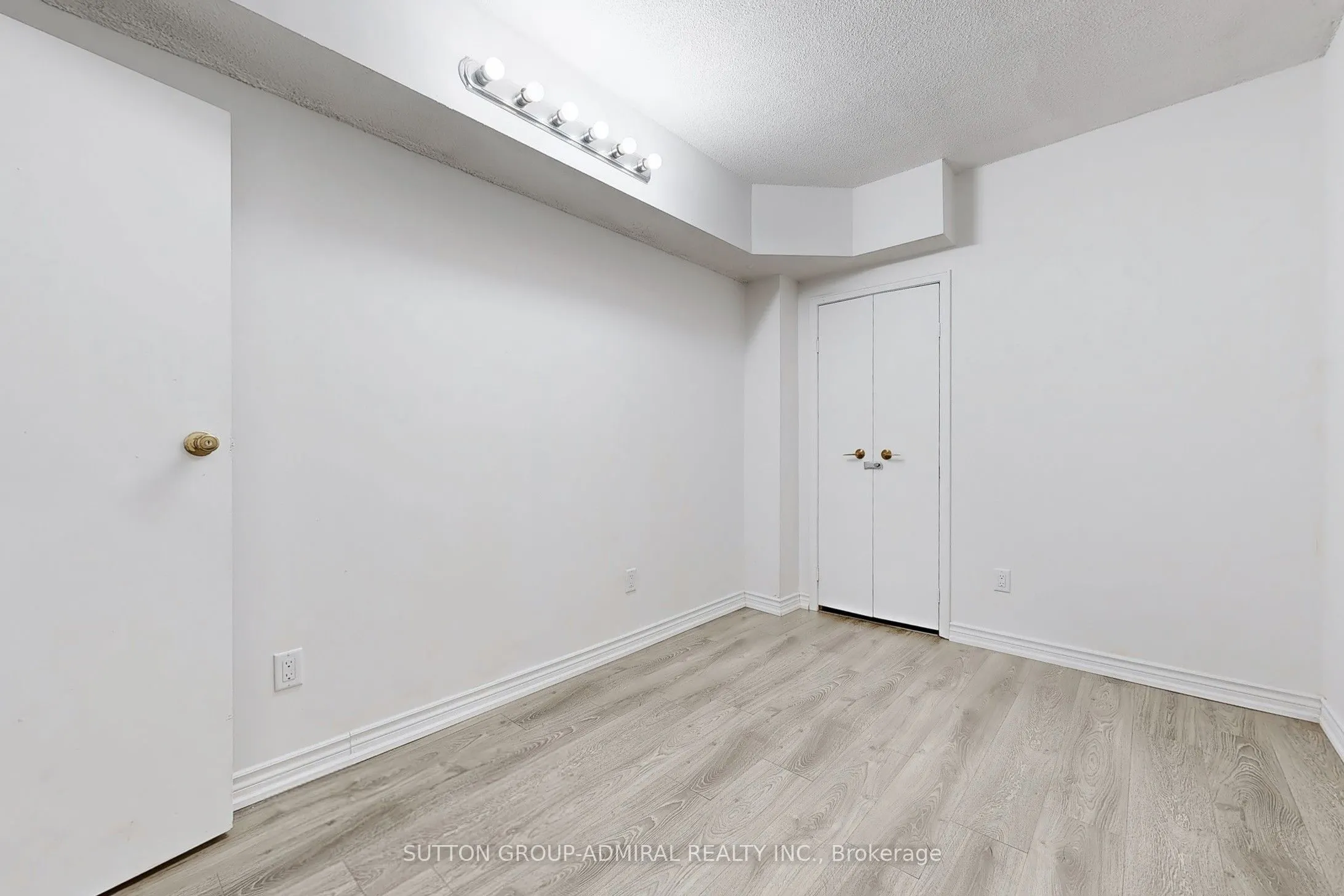 1305 Steeles Avenue W, #9