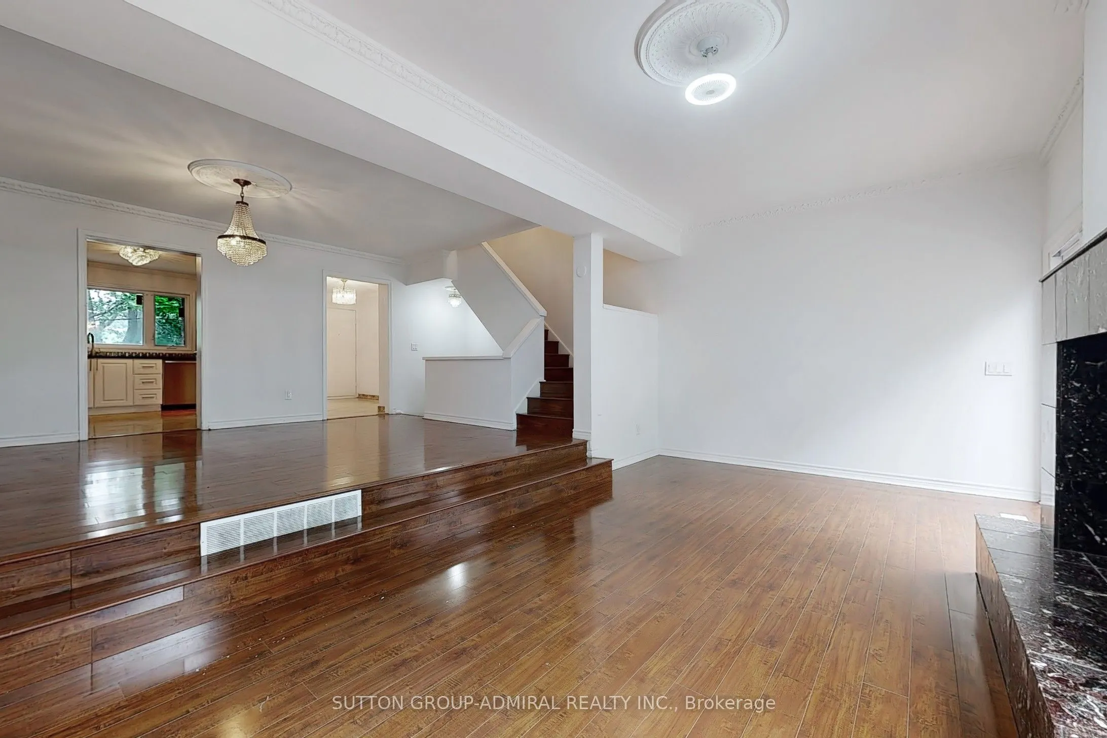 1305 Steeles Avenue W, #9