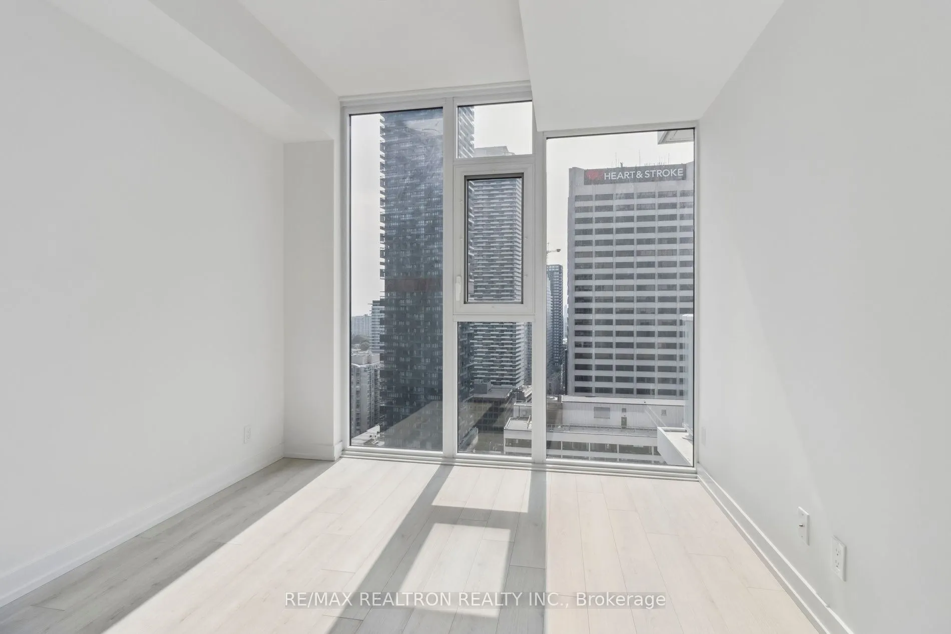 33 Helendale Avenue, #2207