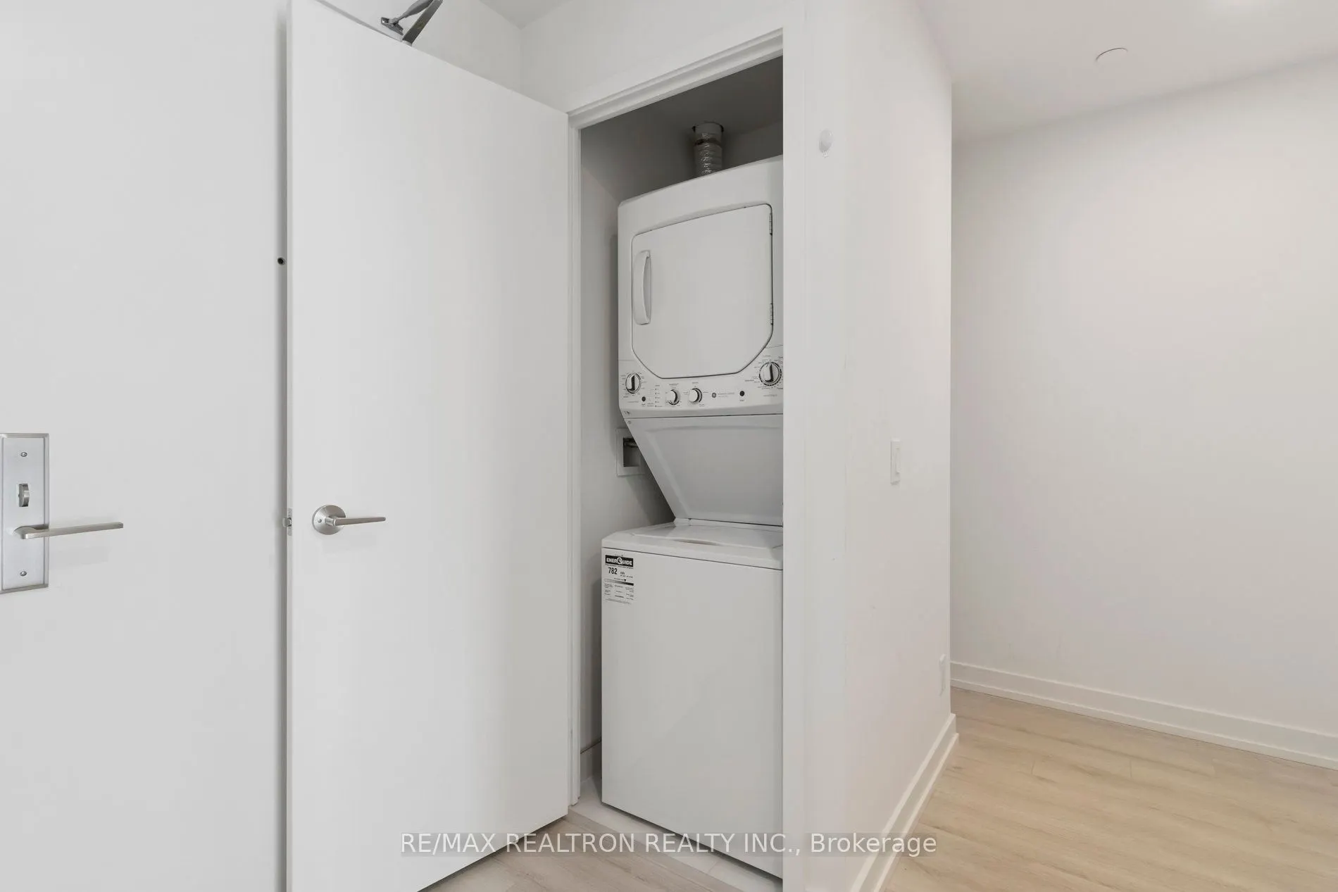 33 Helendale Avenue, #2207