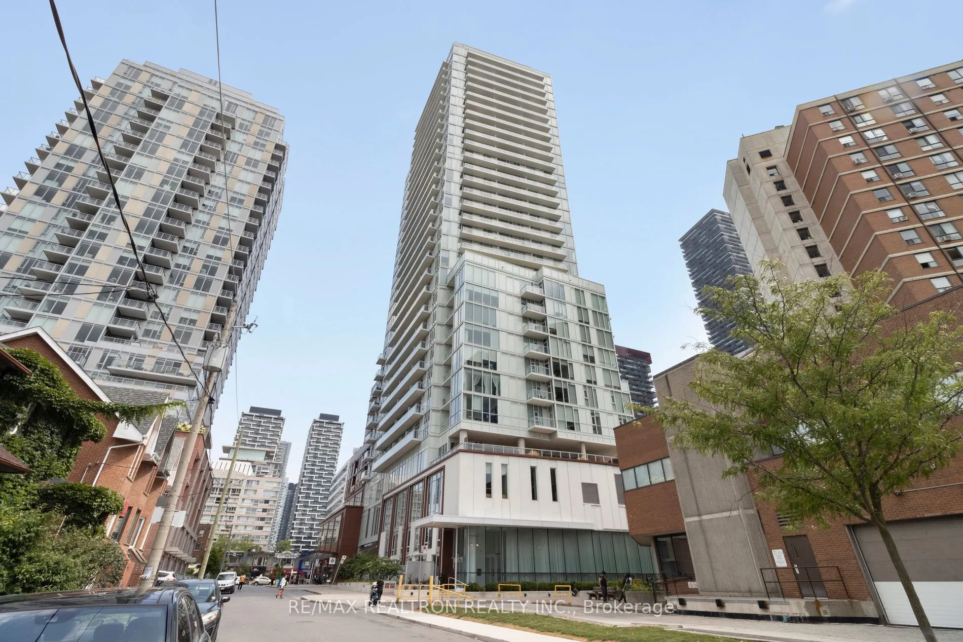 33 Helendale Avenue, #2207