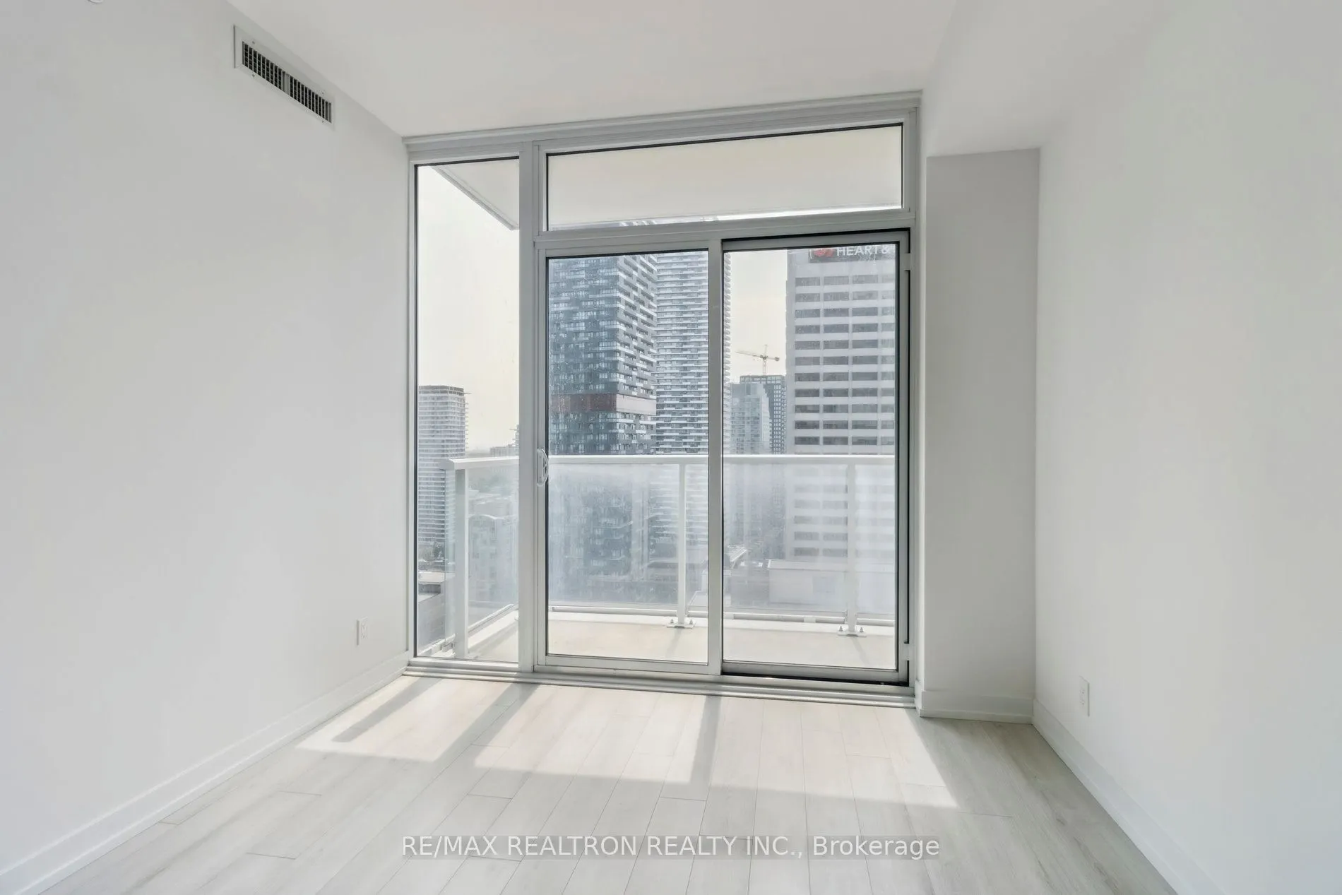 33 Helendale Avenue, #2207