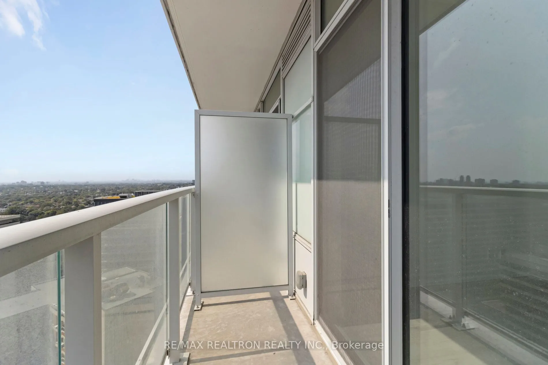 33 Helendale Avenue, #2207