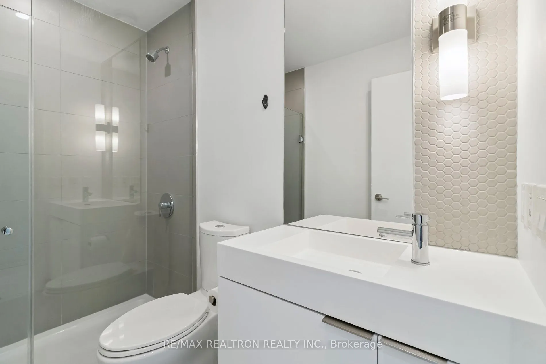 33 Helendale Avenue, #2207