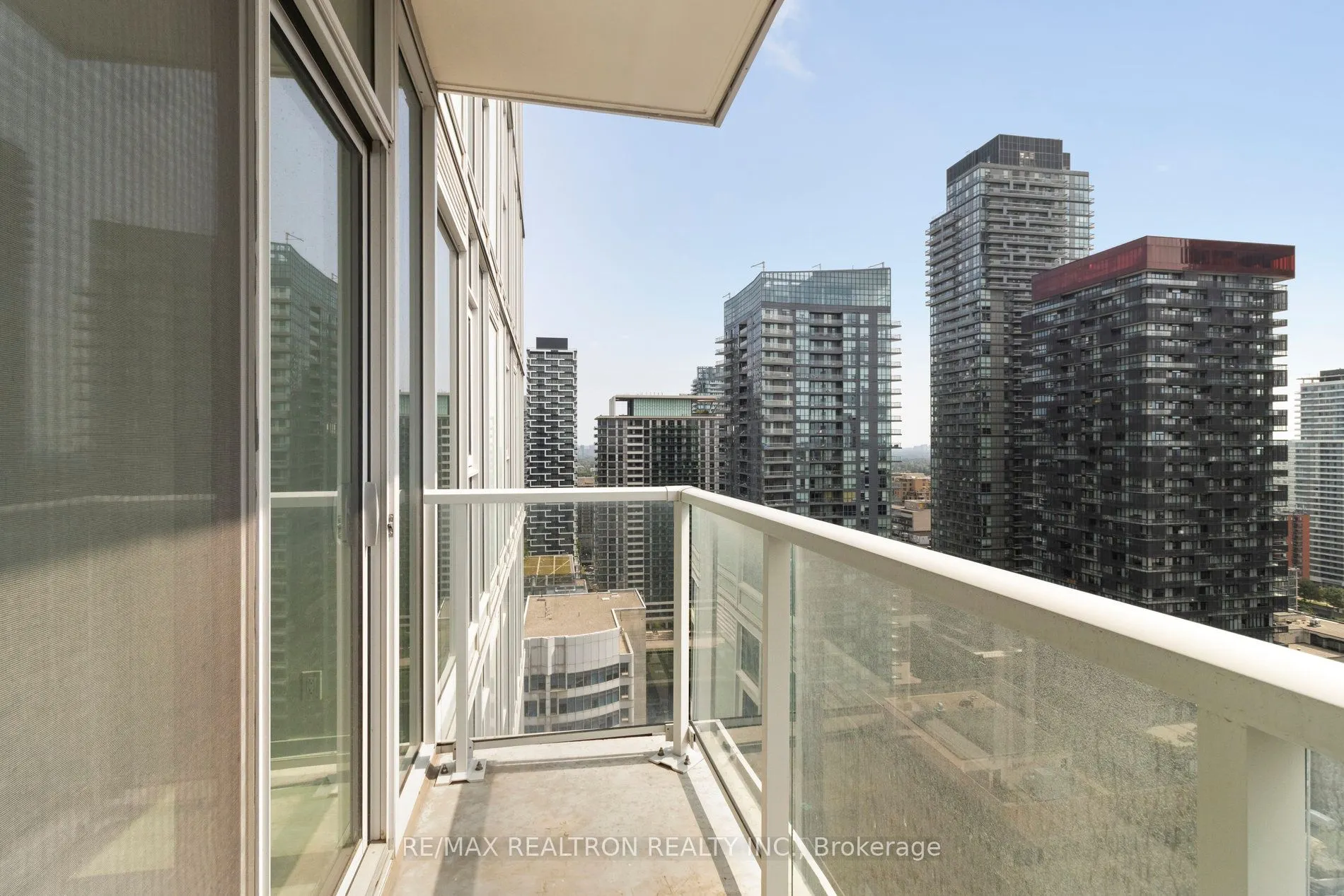 33 Helendale Avenue, #2207