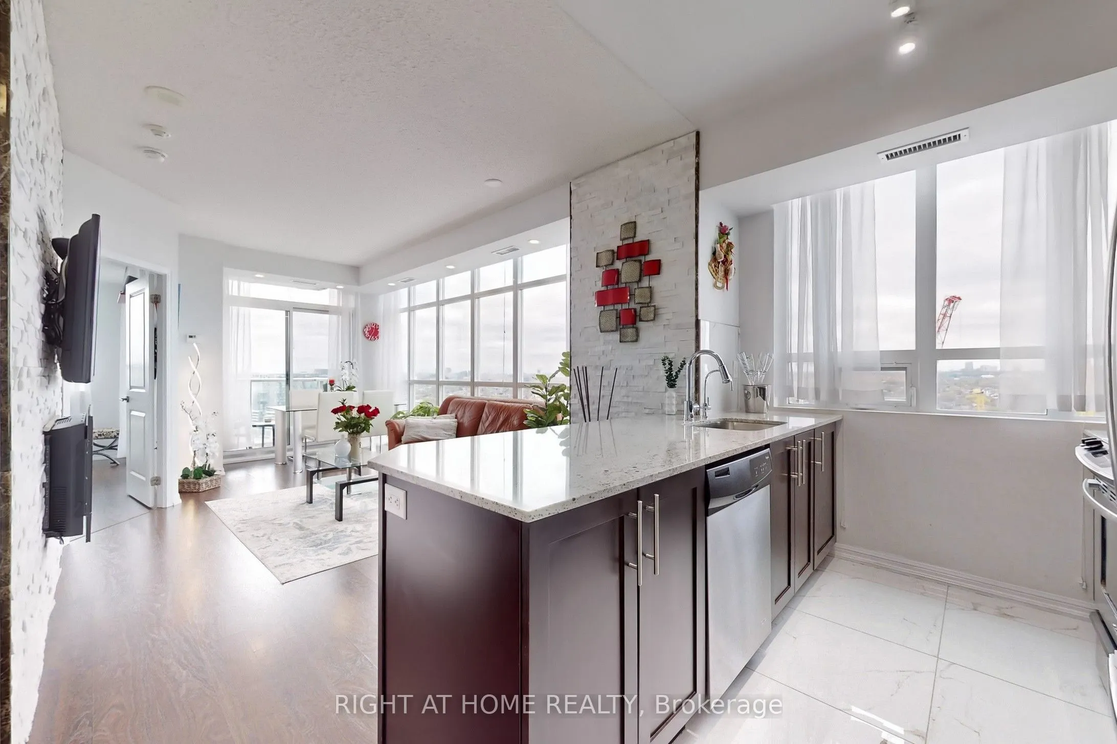 125 Western Battery Road, #2415