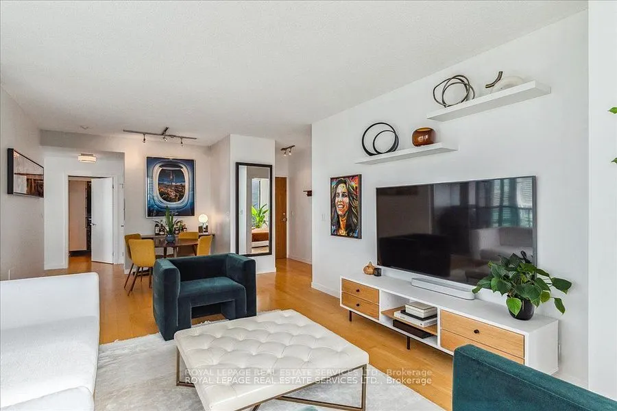 33 Lombard Street, #4102