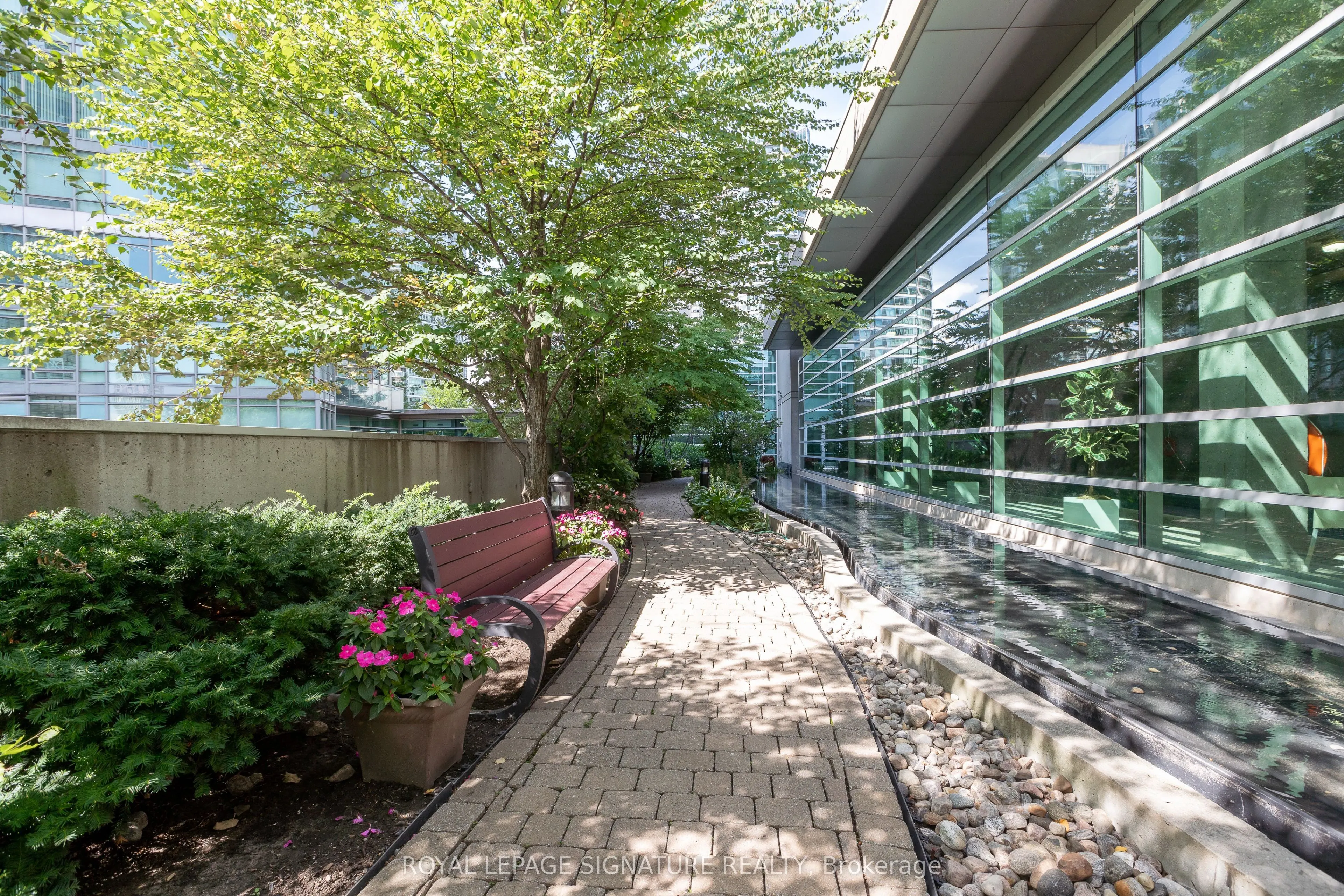 81 Navy Wharf Court, #612