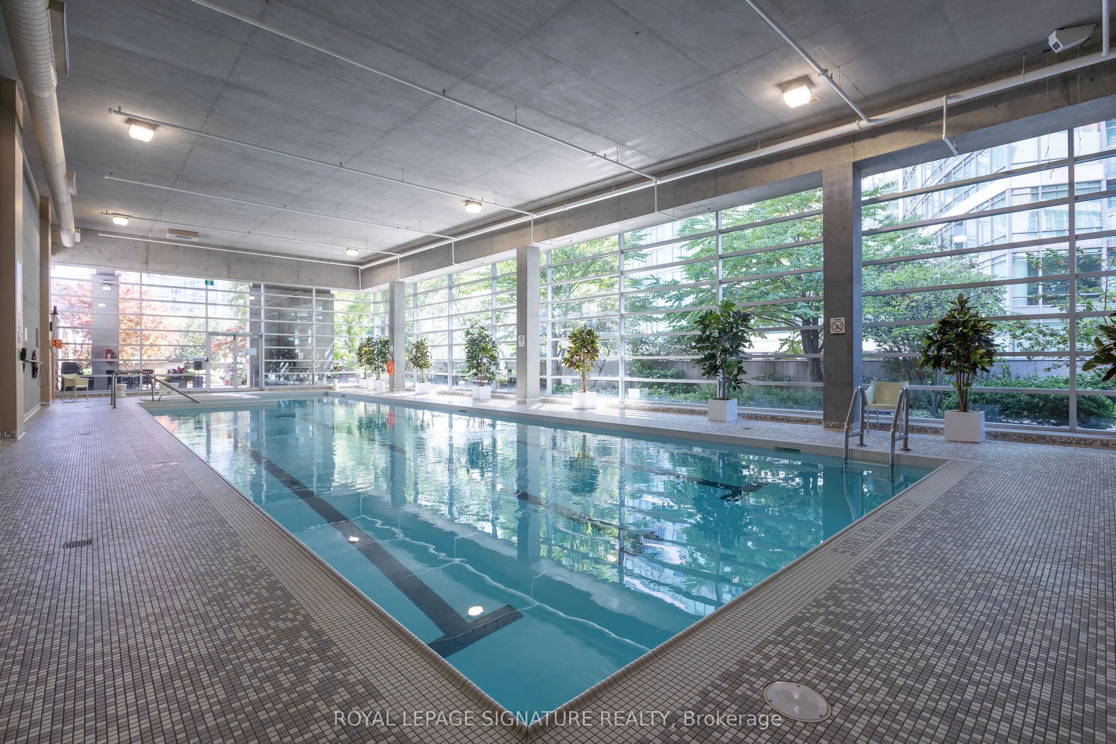 81 Navy Wharf Court, #612