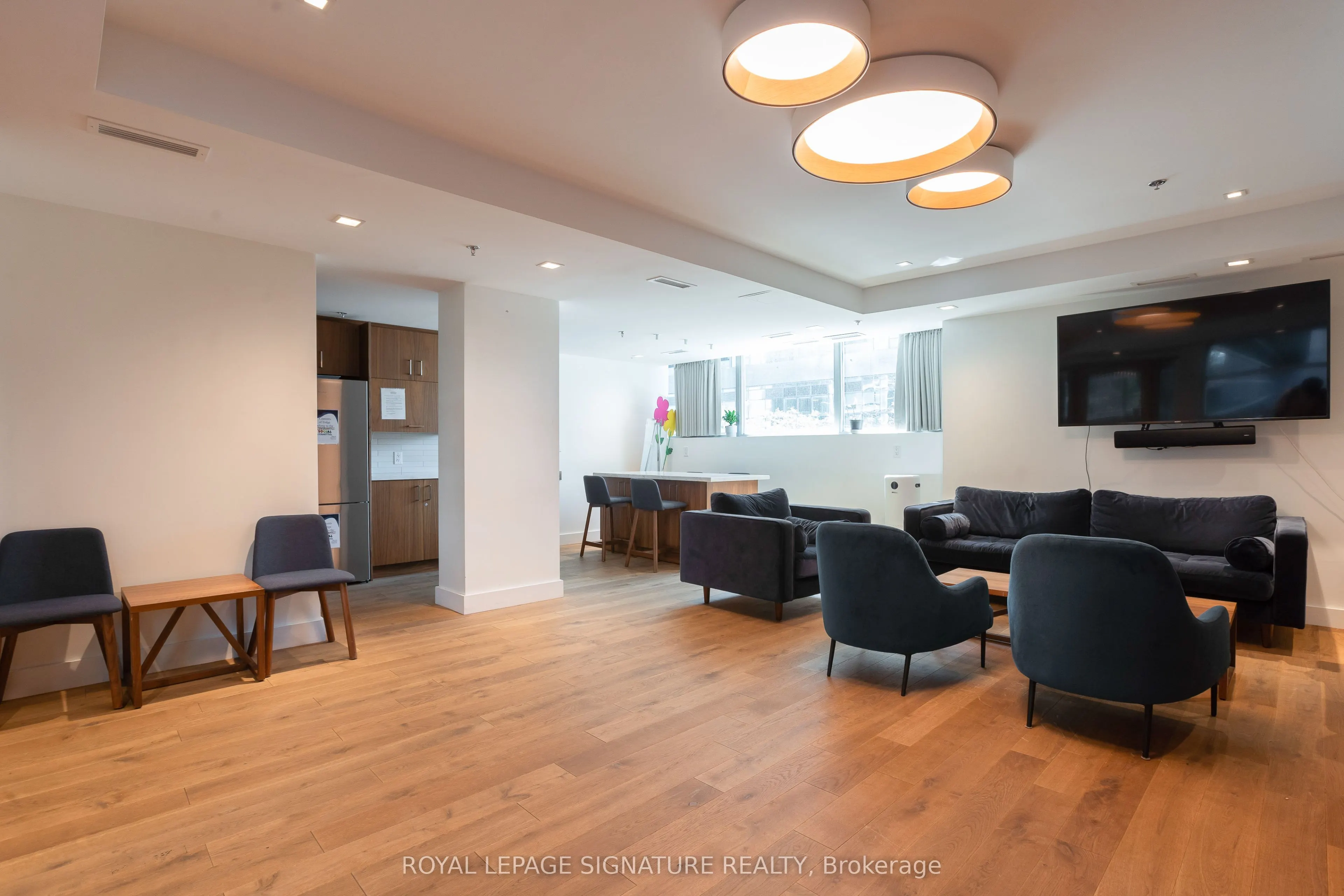 81 Navy Wharf Court, #612
