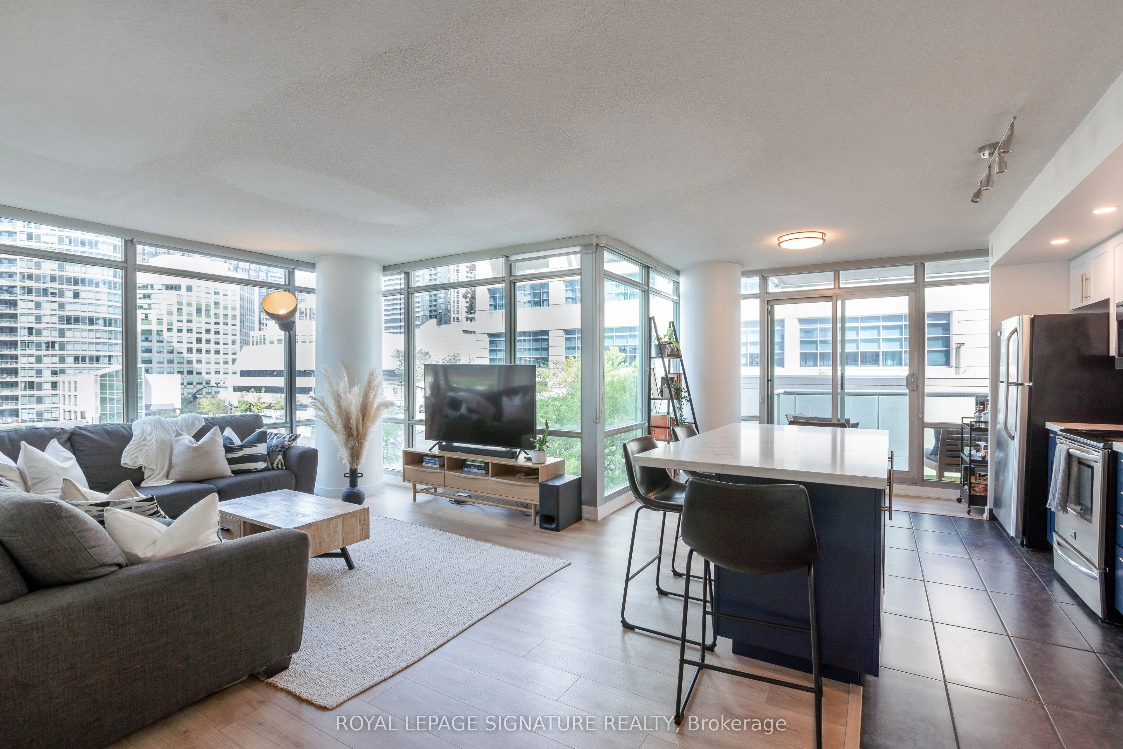 81 Navy Wharf Court, #612