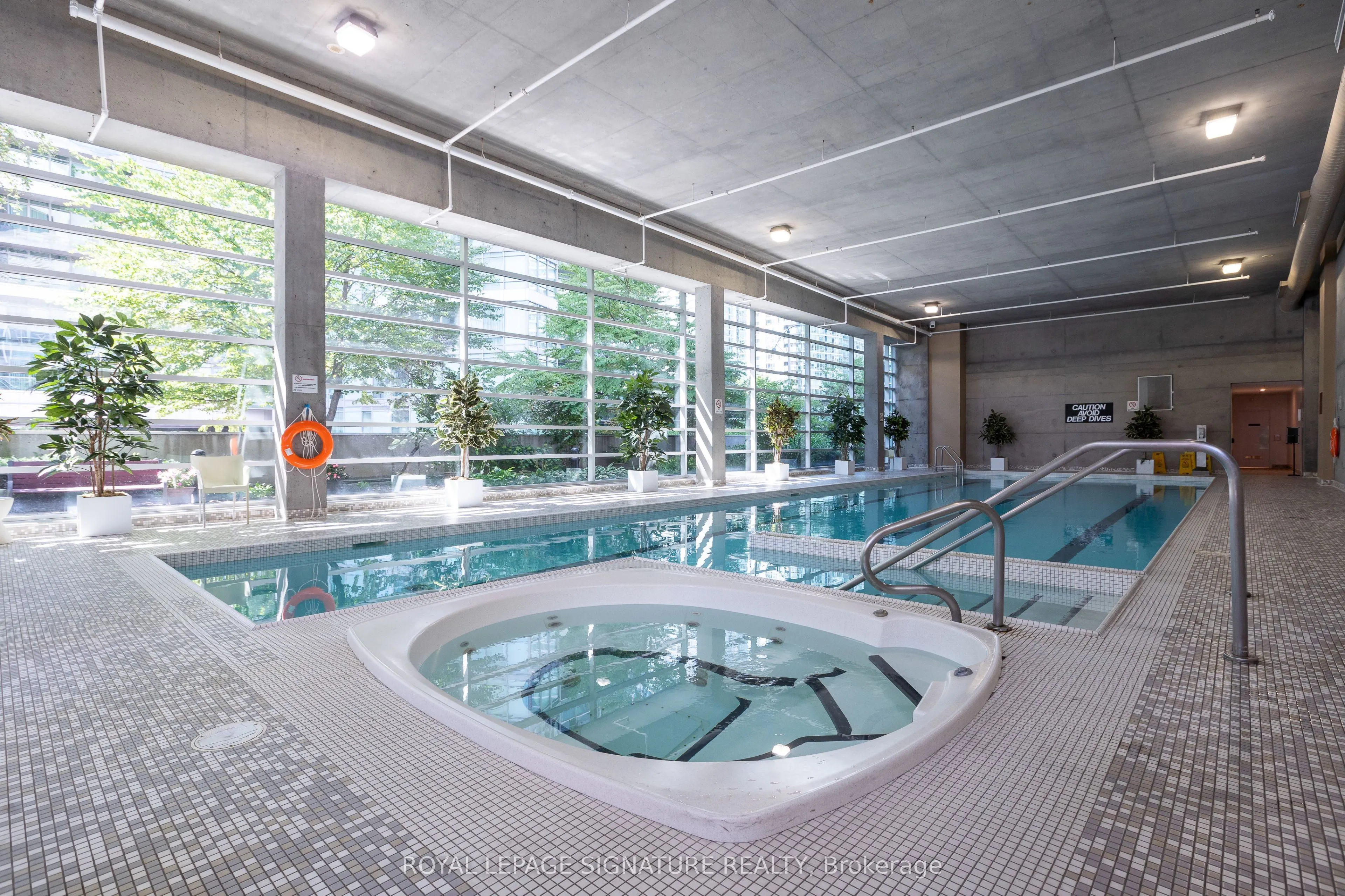 81 Navy Wharf Court, #612