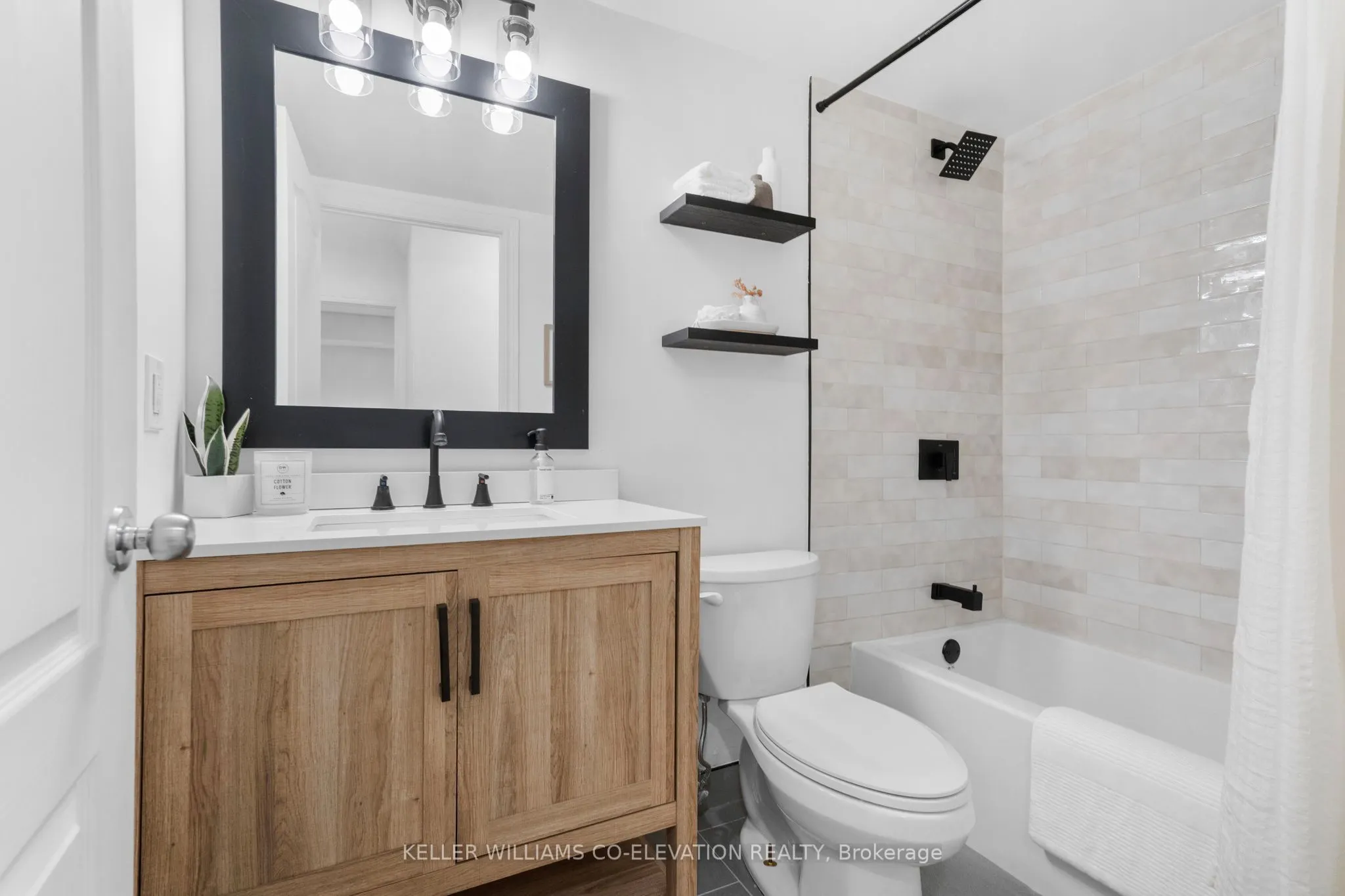 11 Shank Street, #1102