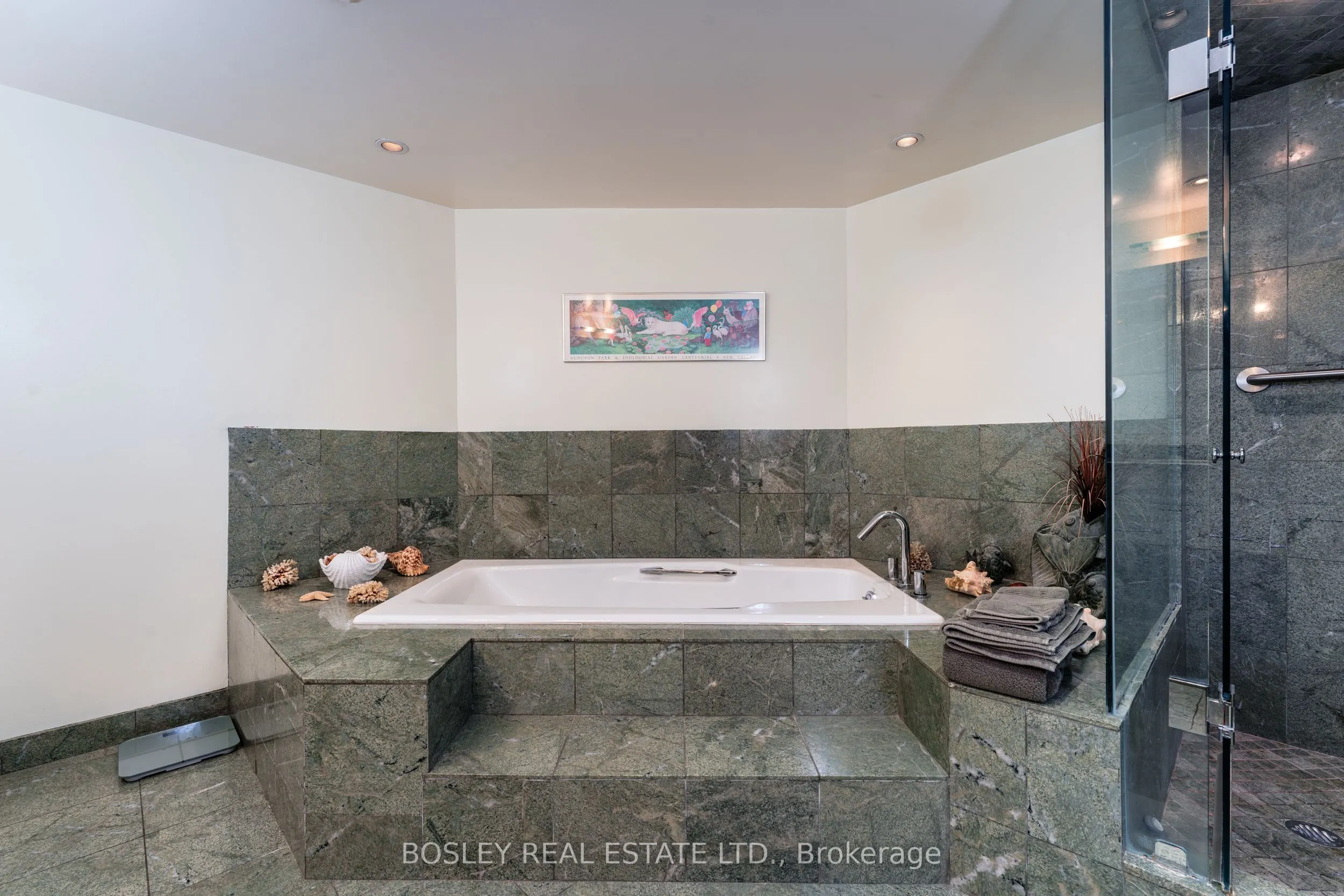160 Frederick Street, #605