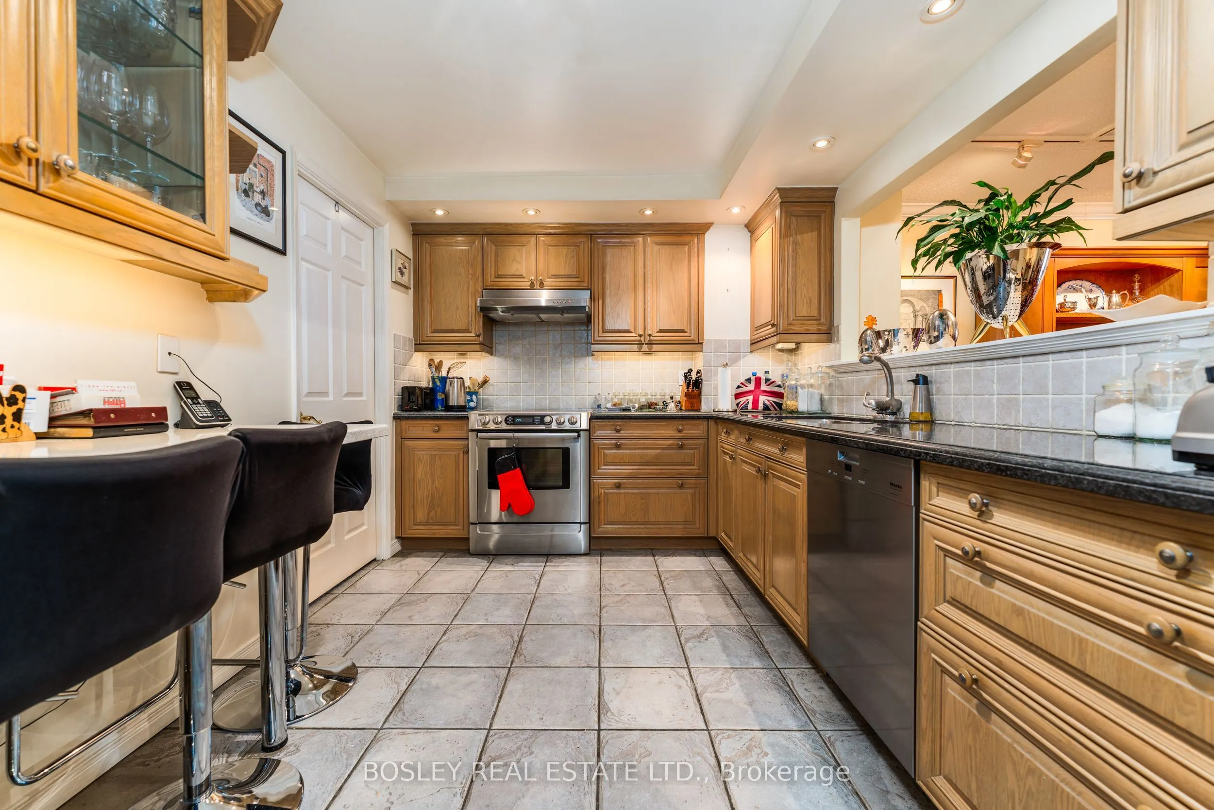 160 Frederick Street, #605