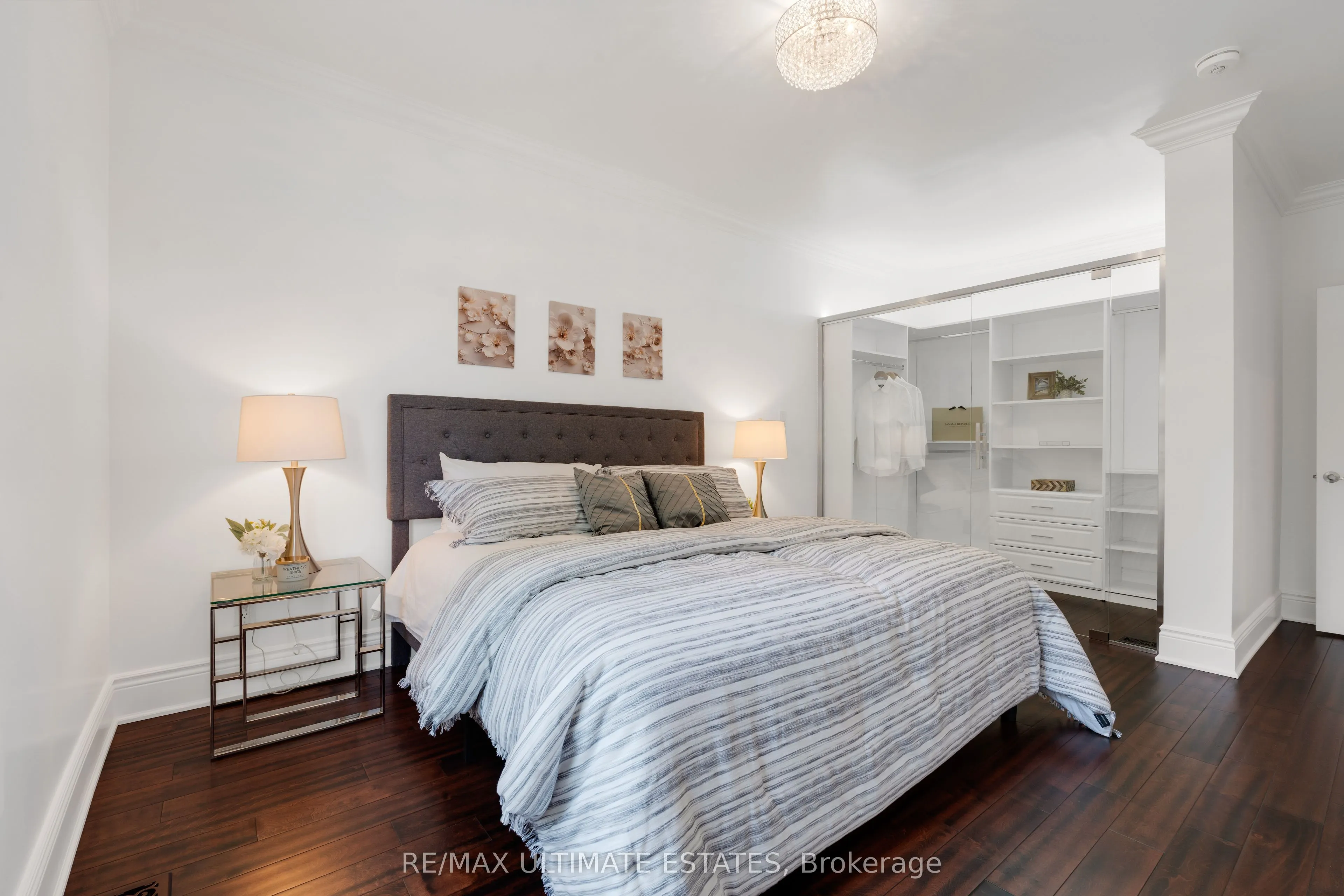 290 Bathurst Street