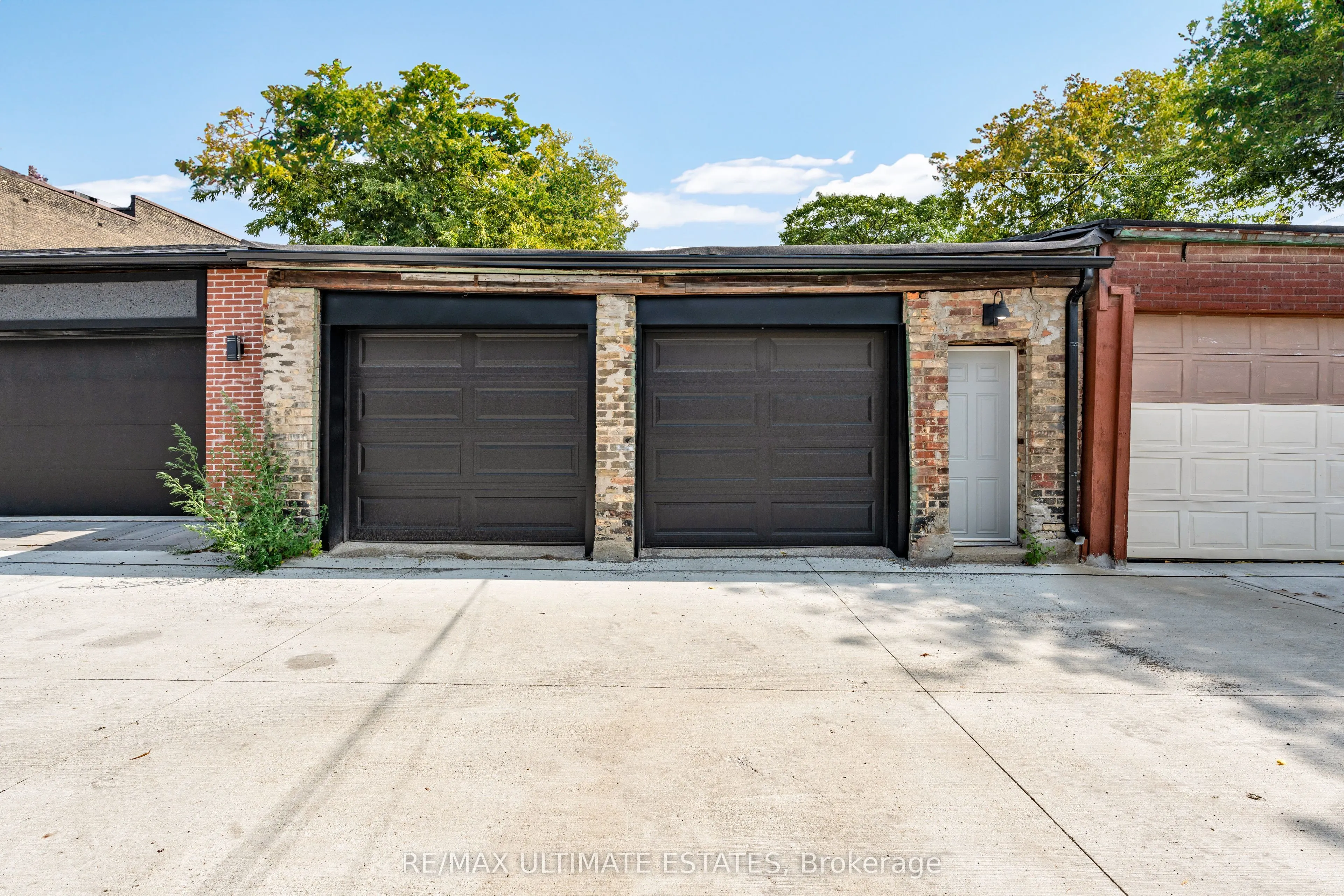 290 Bathurst Street