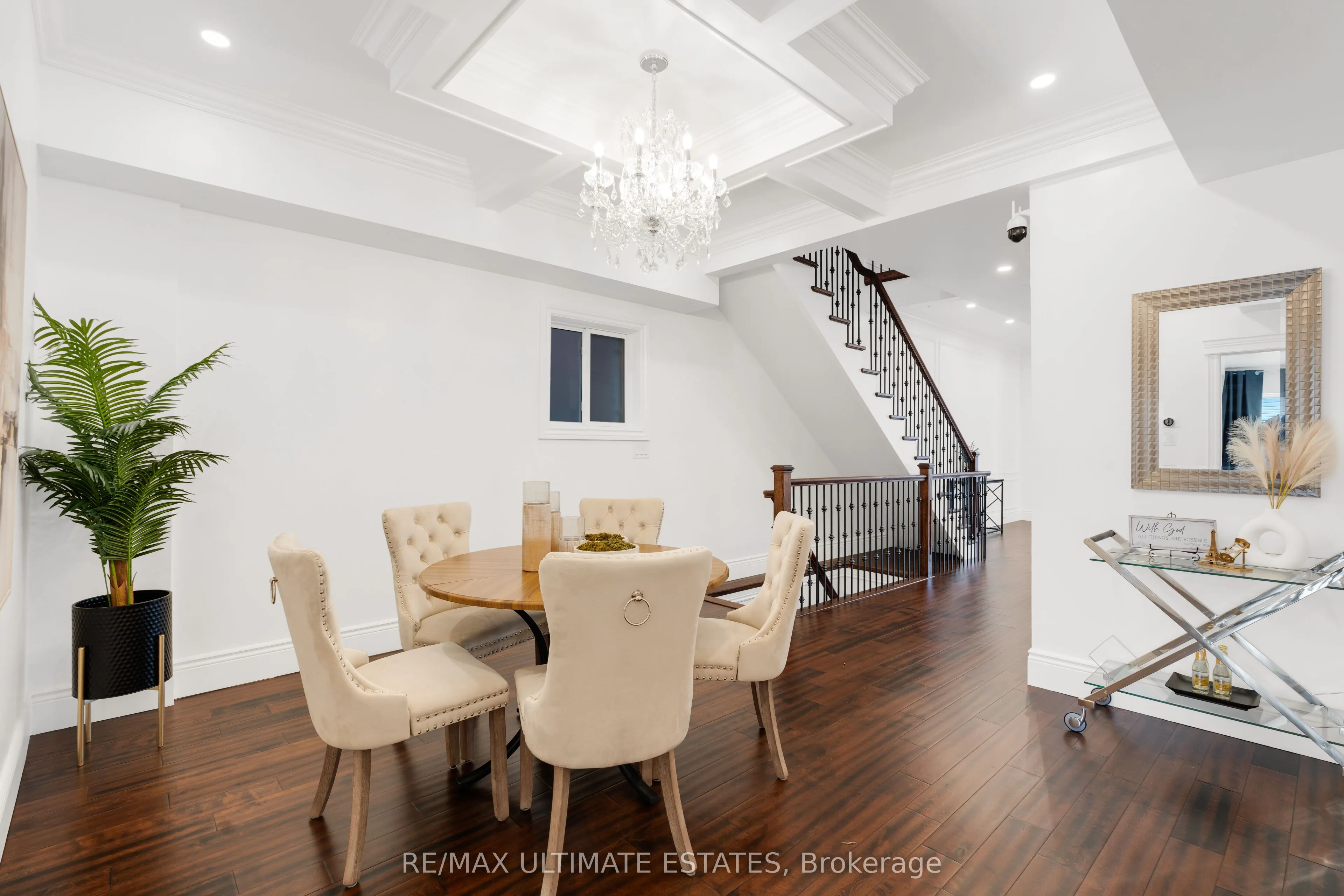 290 Bathurst Street
