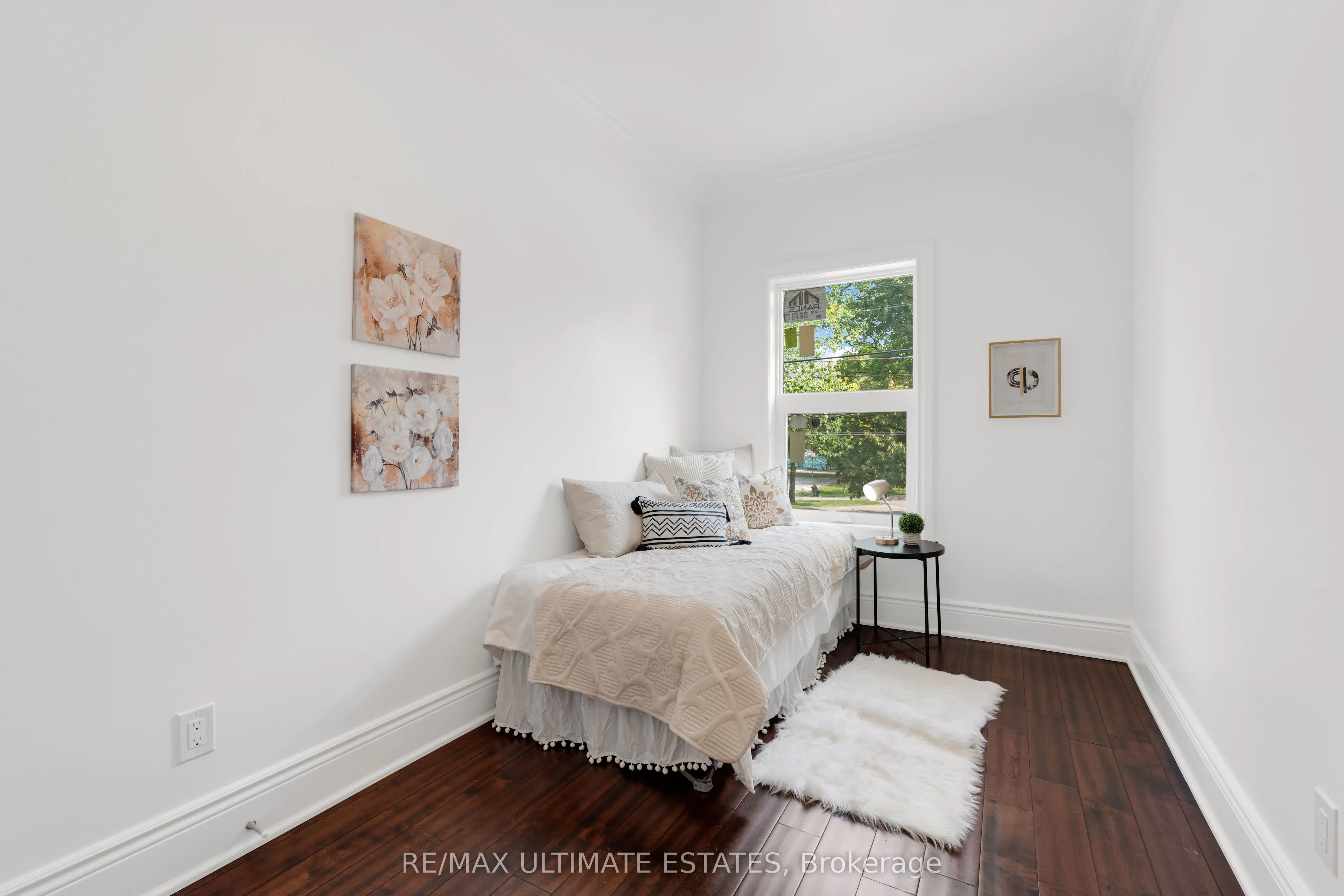 290 Bathurst Street