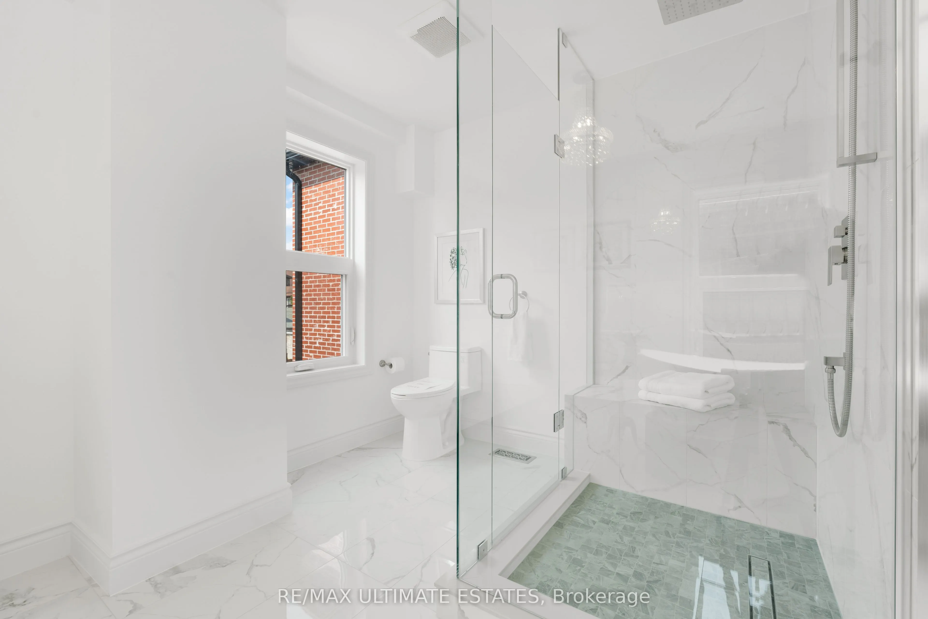 290 Bathurst Street