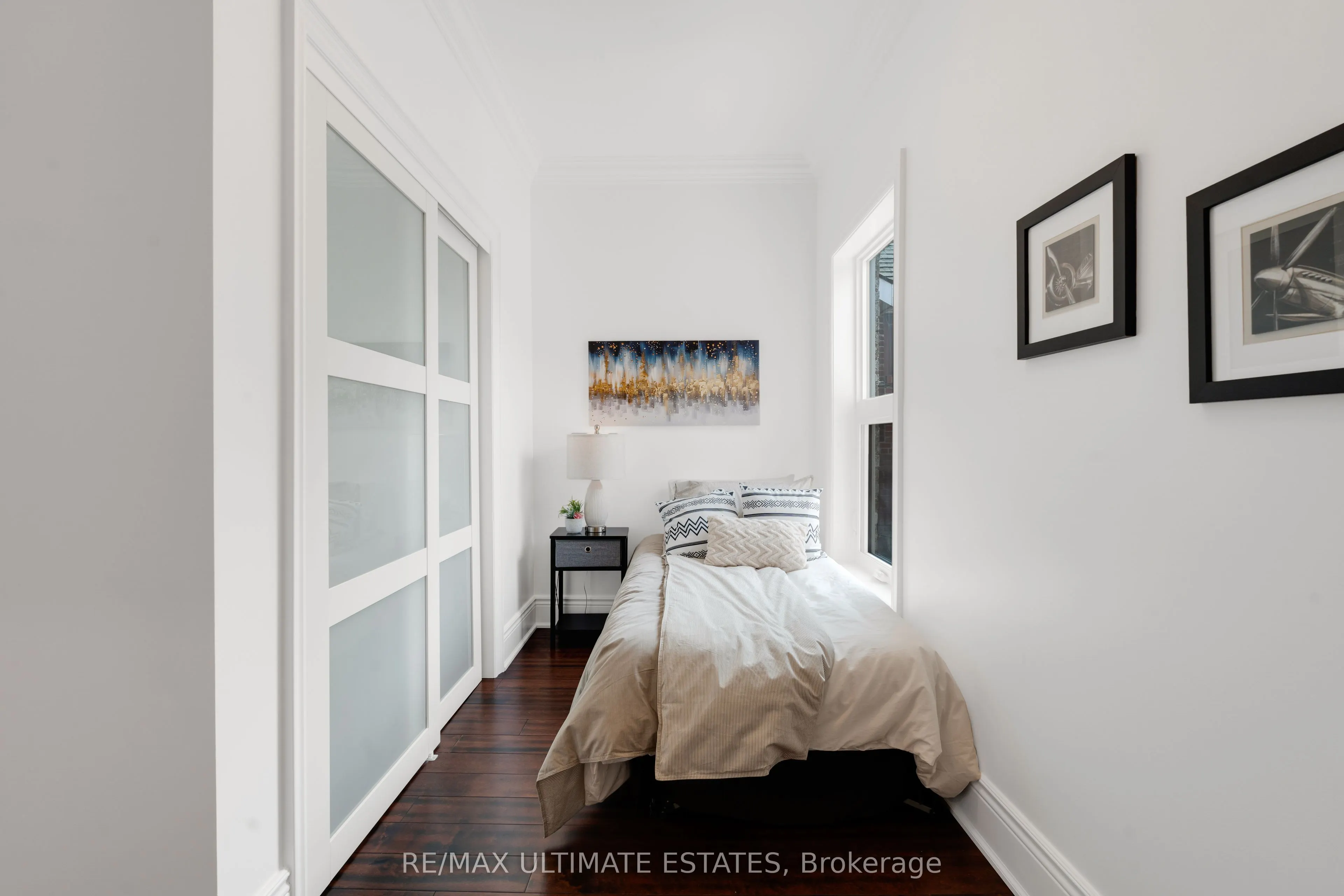 290 Bathurst Street