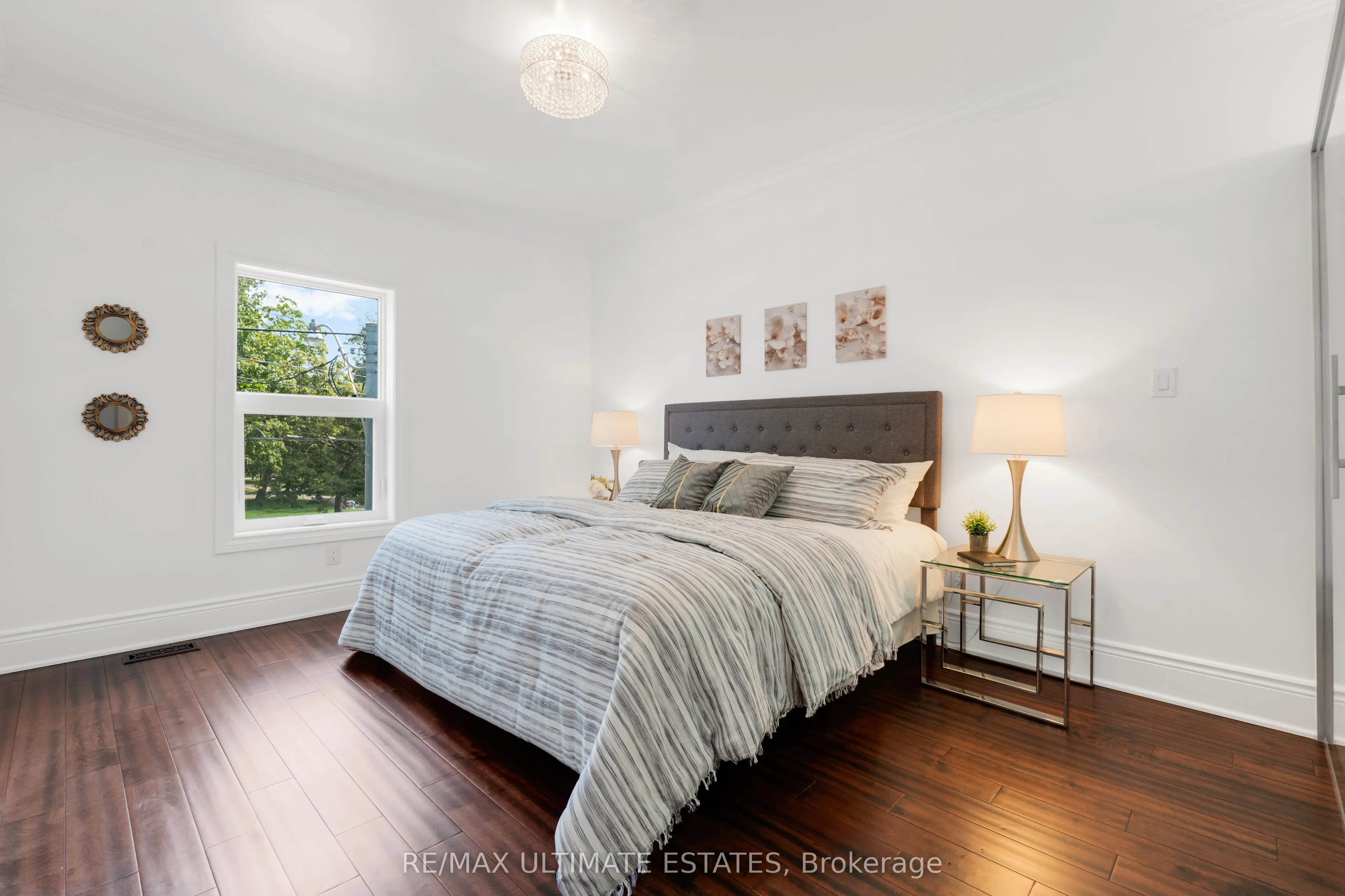 290 Bathurst Street