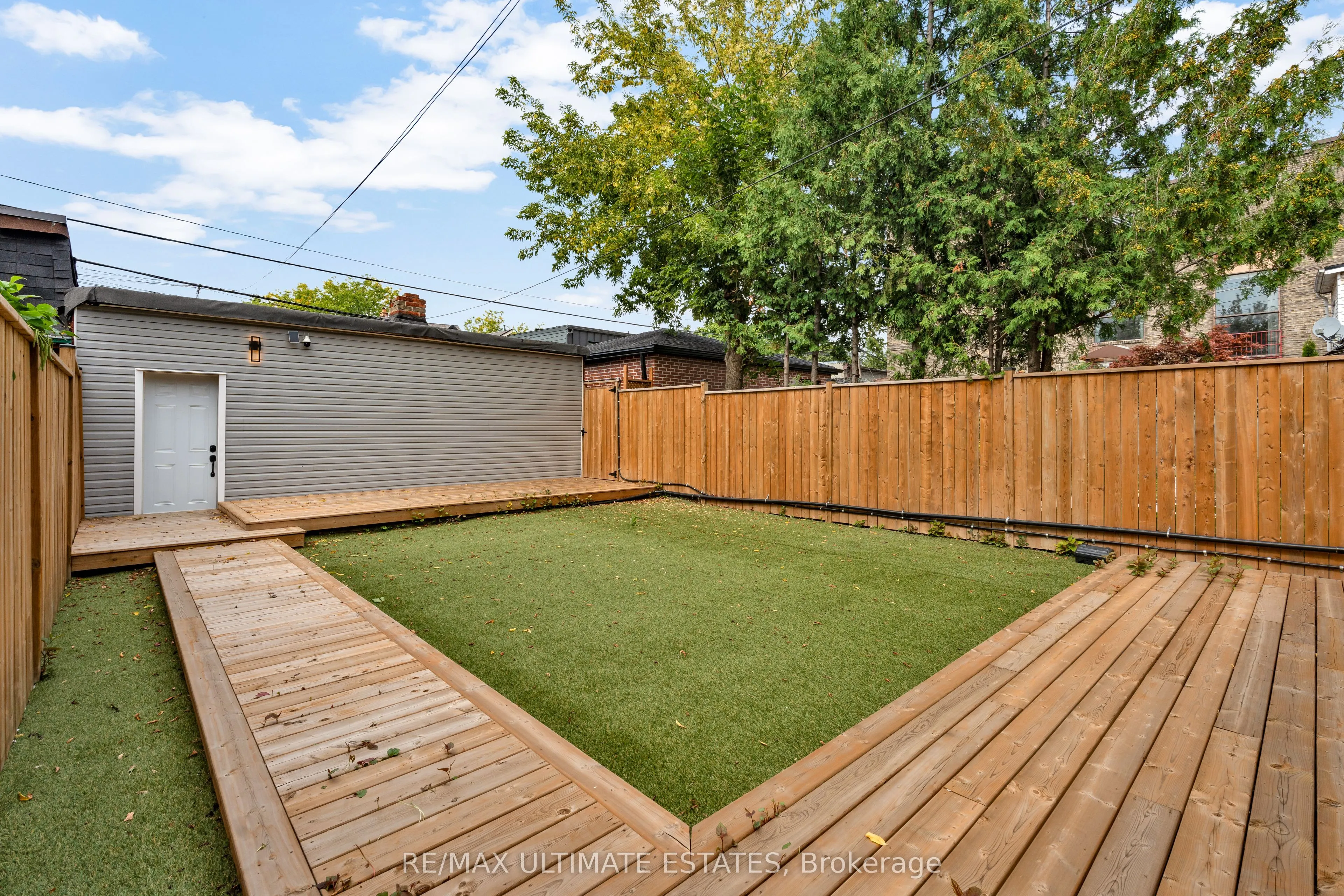 290 Bathurst Street