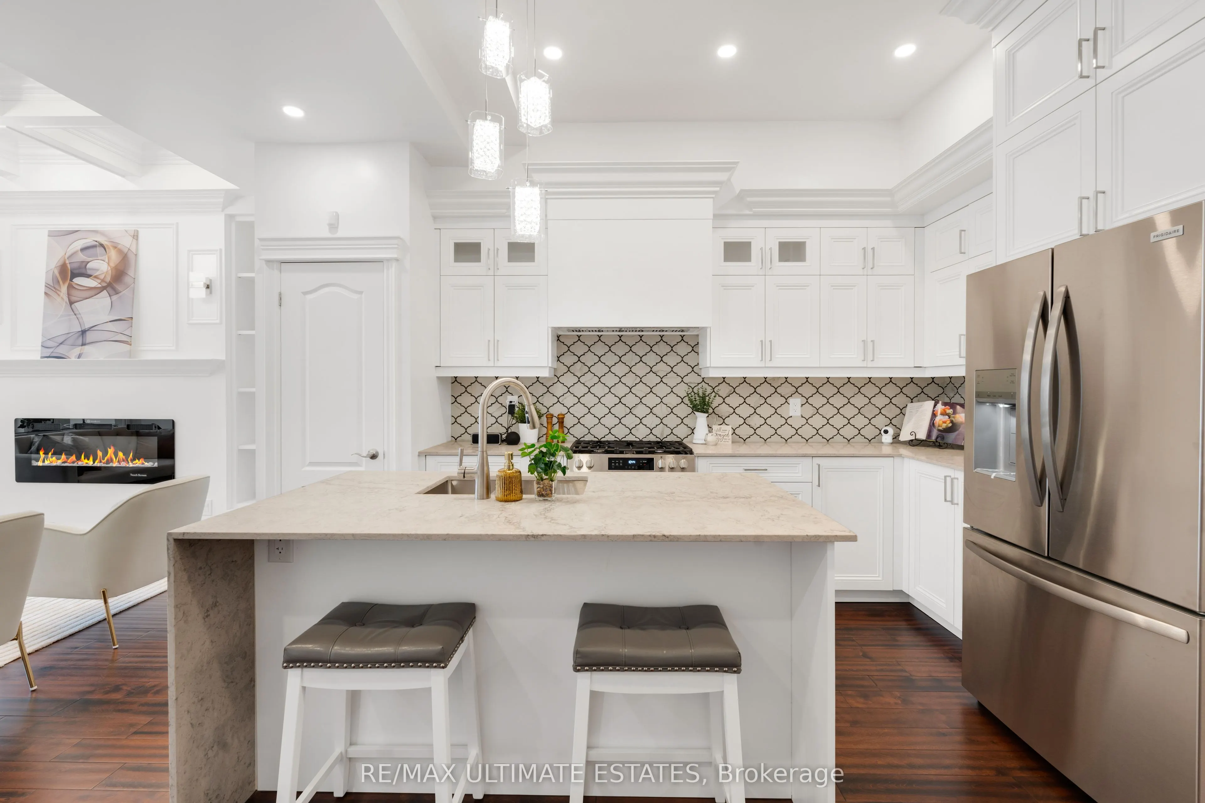 290 Bathurst Street