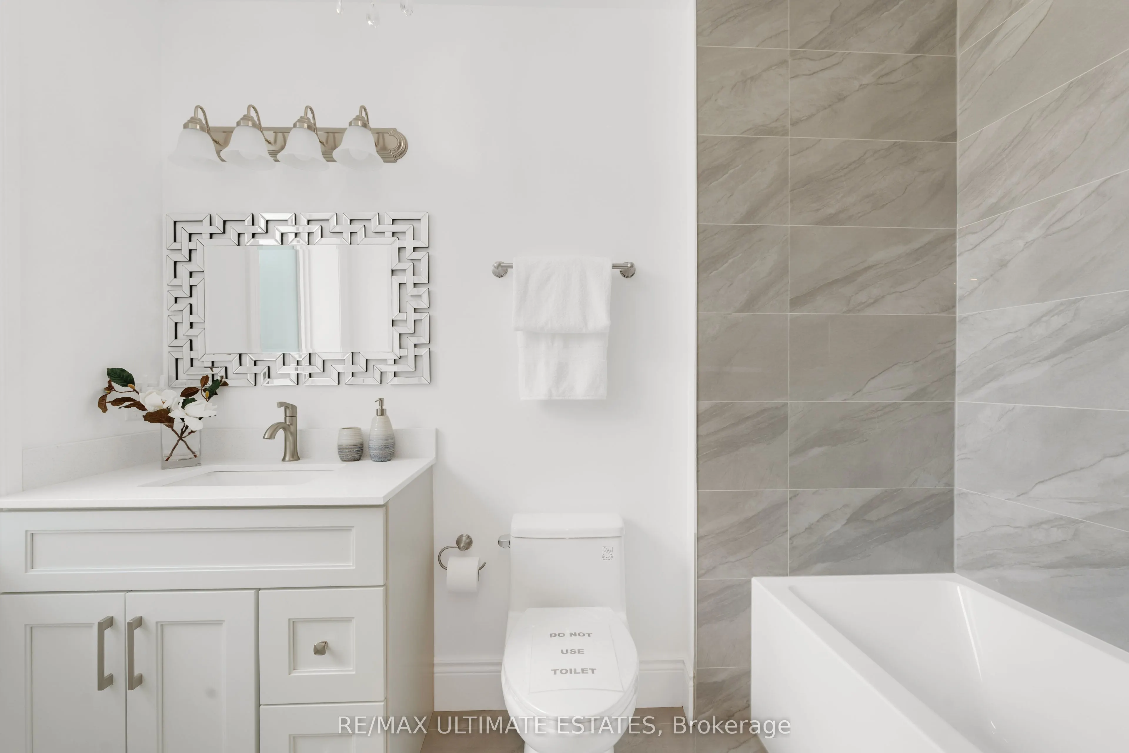 290 Bathurst Street