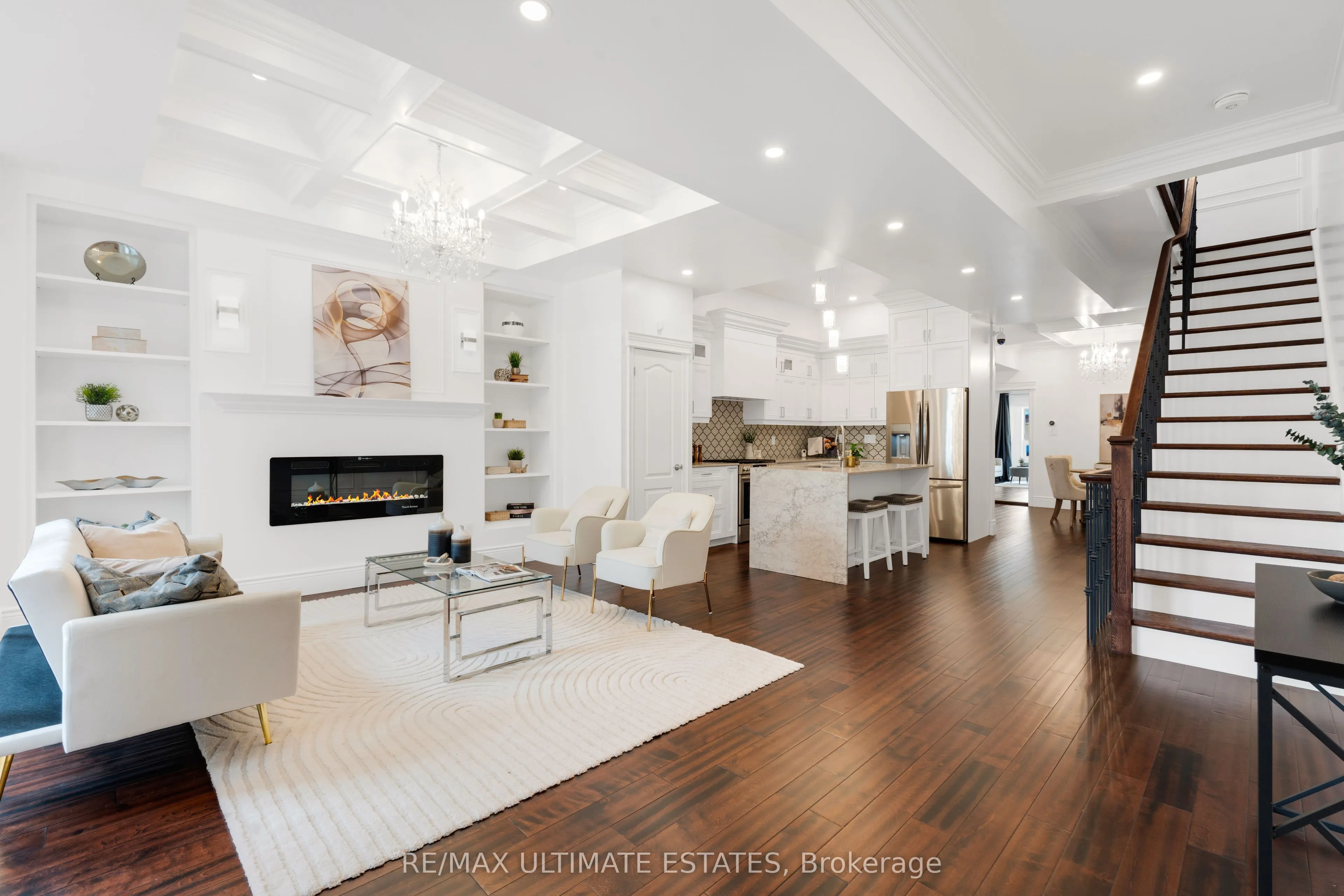 290 Bathurst Street