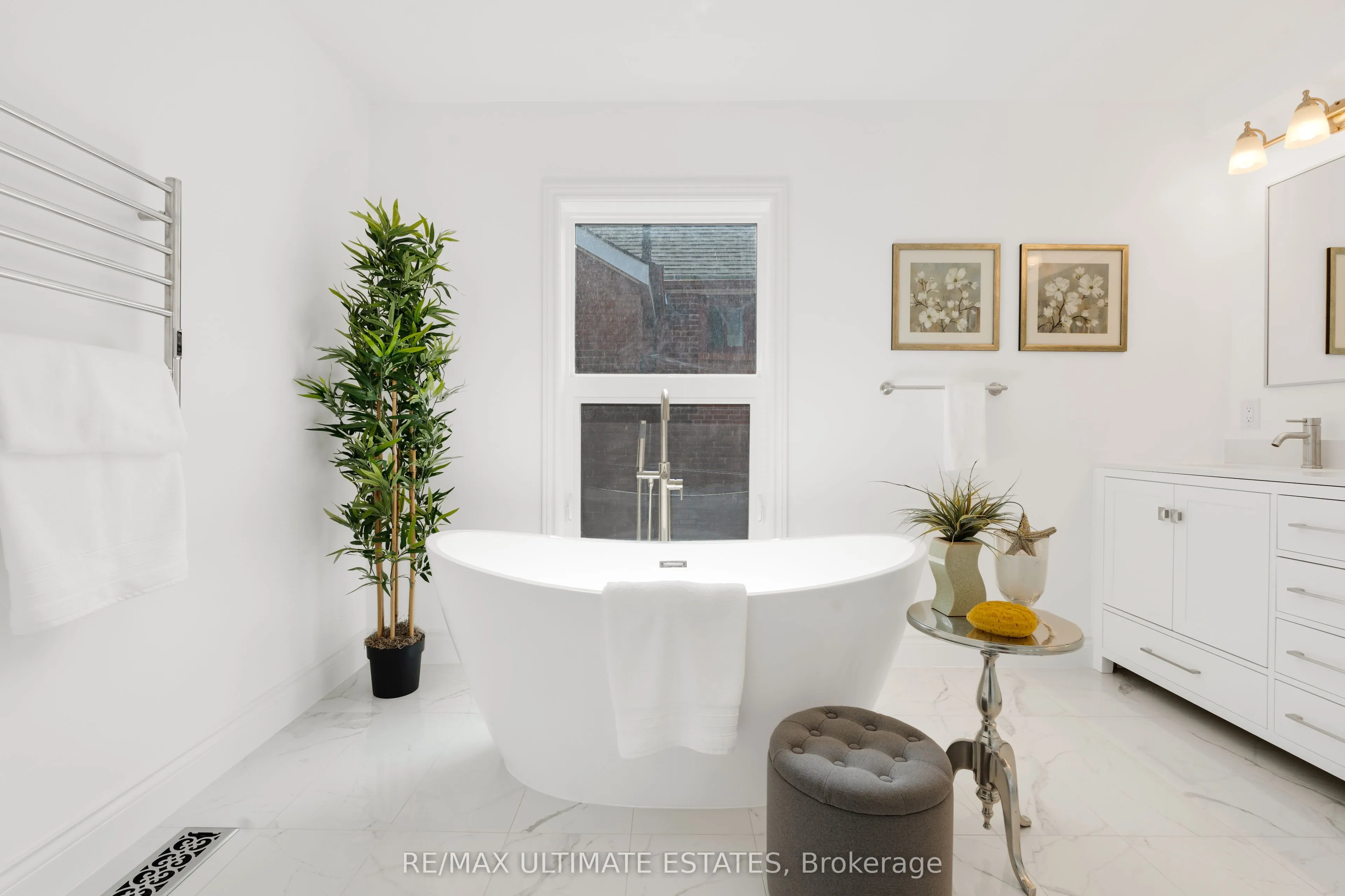 290 Bathurst Street