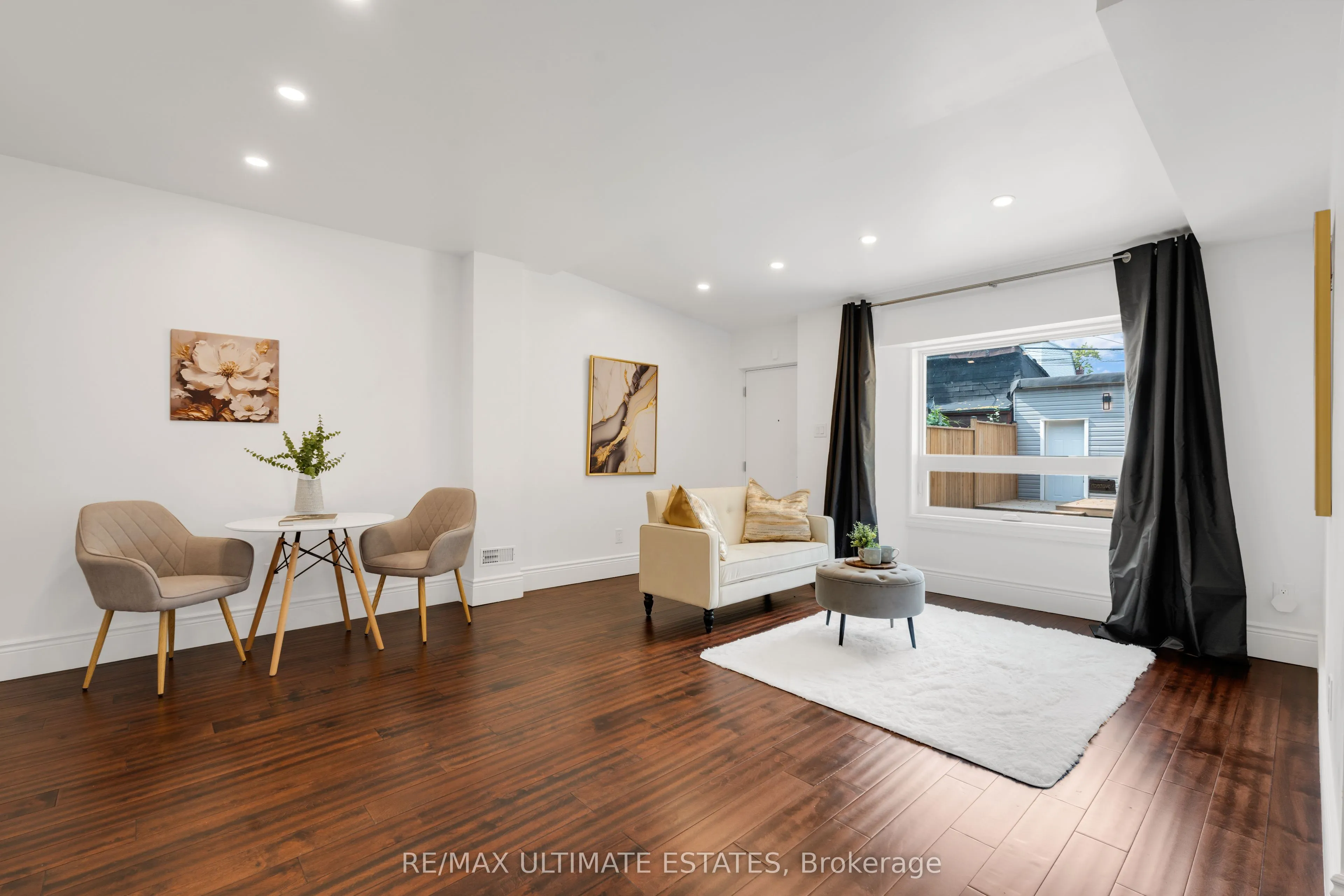 290 Bathurst Street