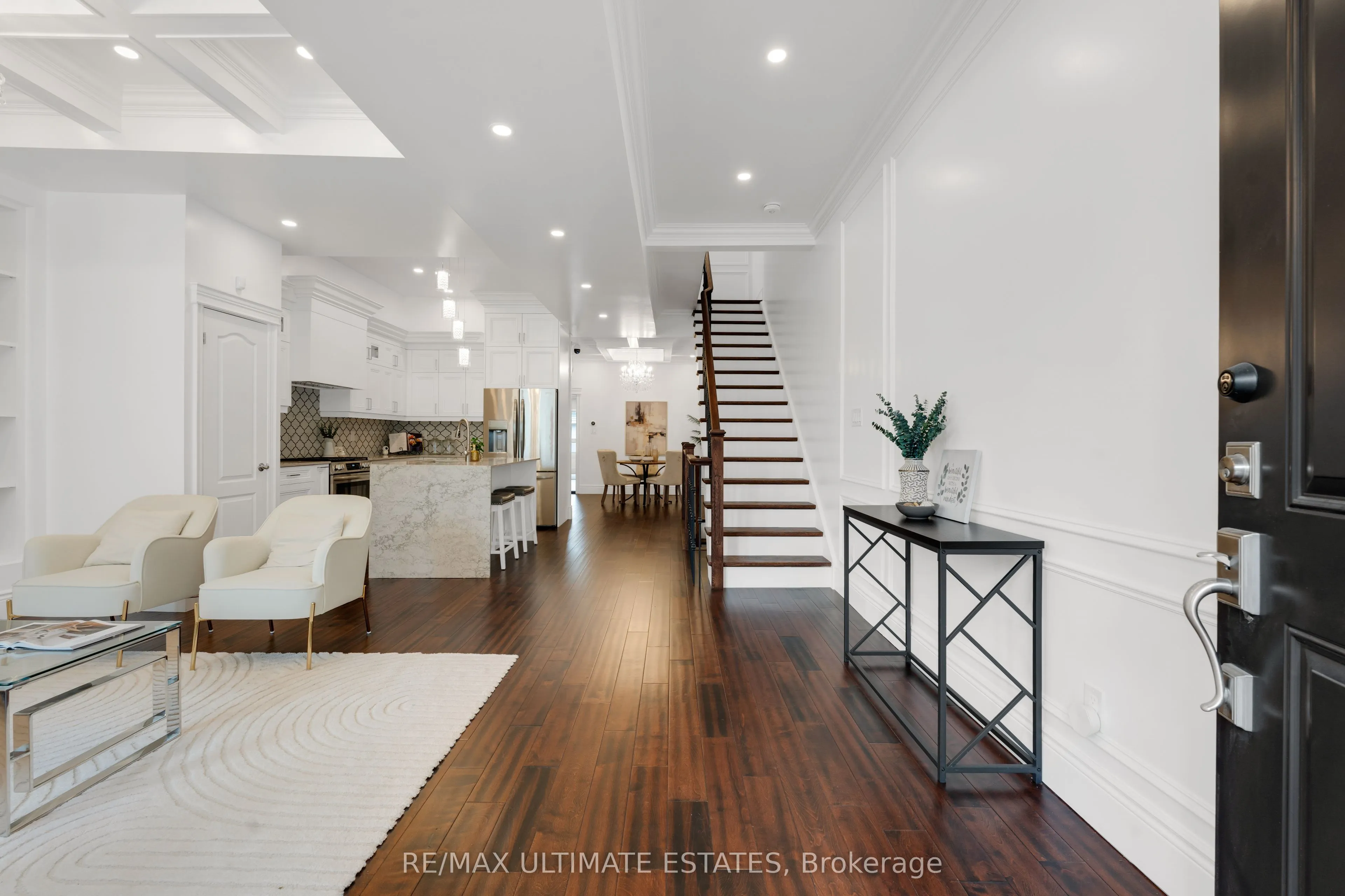 290 Bathurst Street