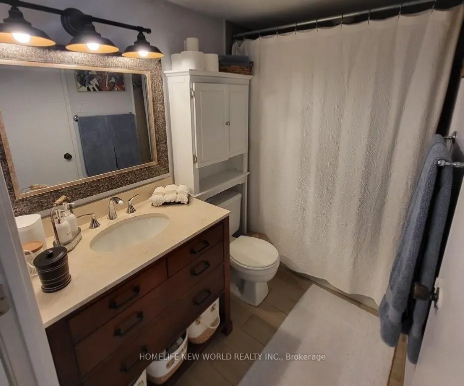 633 Bay Street, #1013